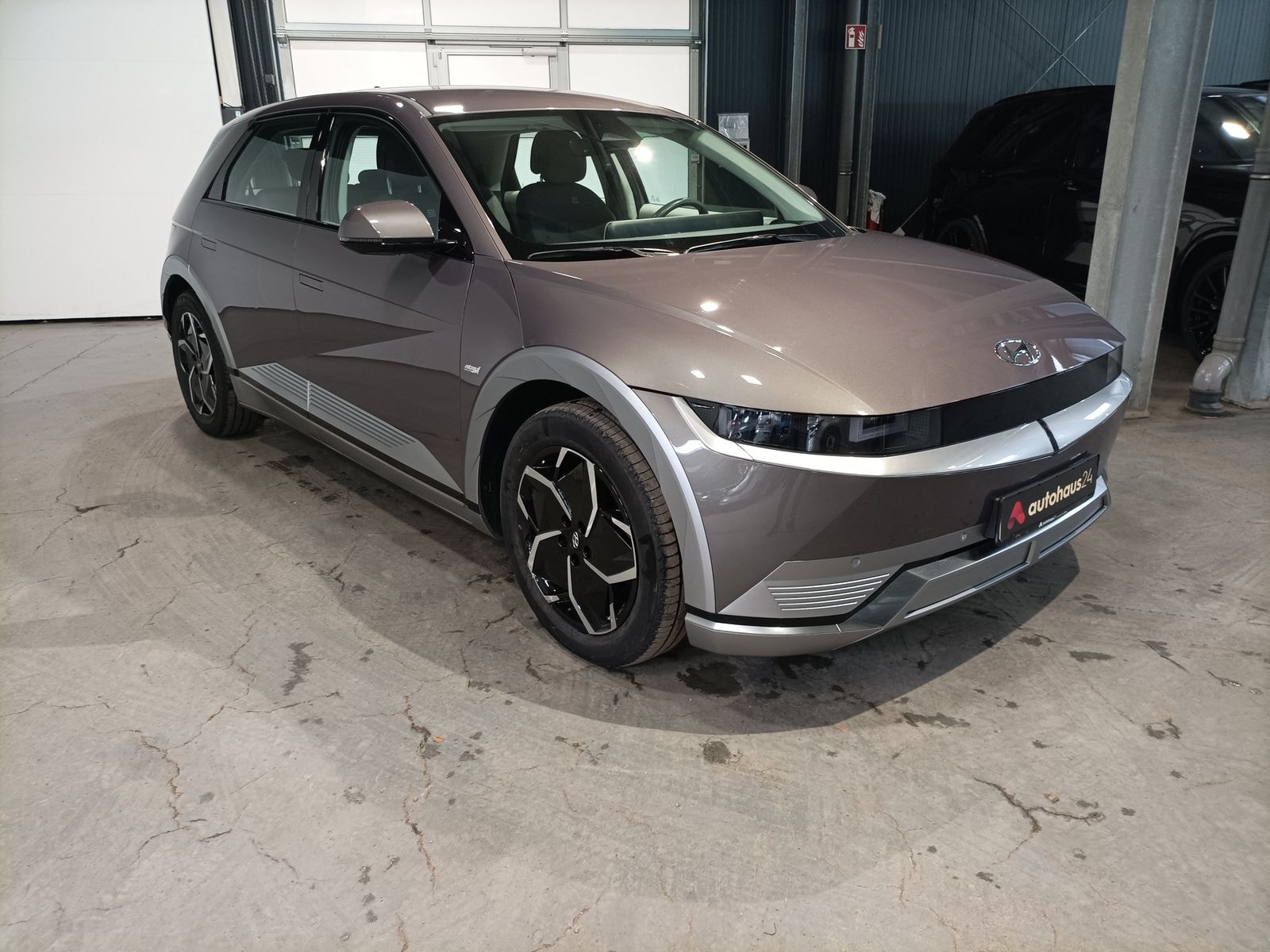 Hyundai IONIQ 5 Limousine HYUNDAI IONIQ 5 72,6 kWh 160 kW Heckantrieb Sports Utility Vehicle #1
