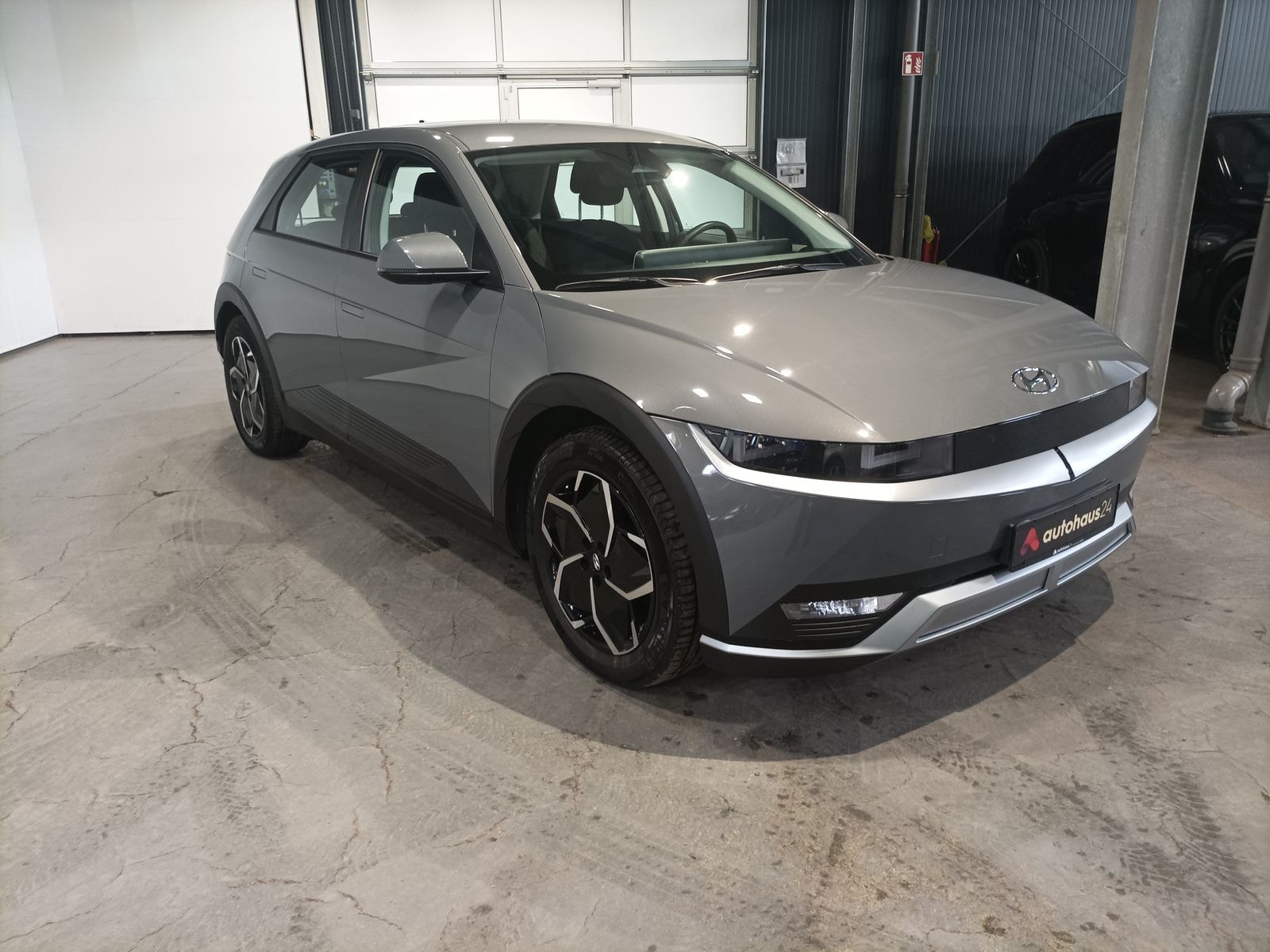 Hyundai IONIQ 5 Limousine HYUNDAI IONIQ 5 58 kWh 125 kW Heckantrieb Sports Utility Vehicle #1
