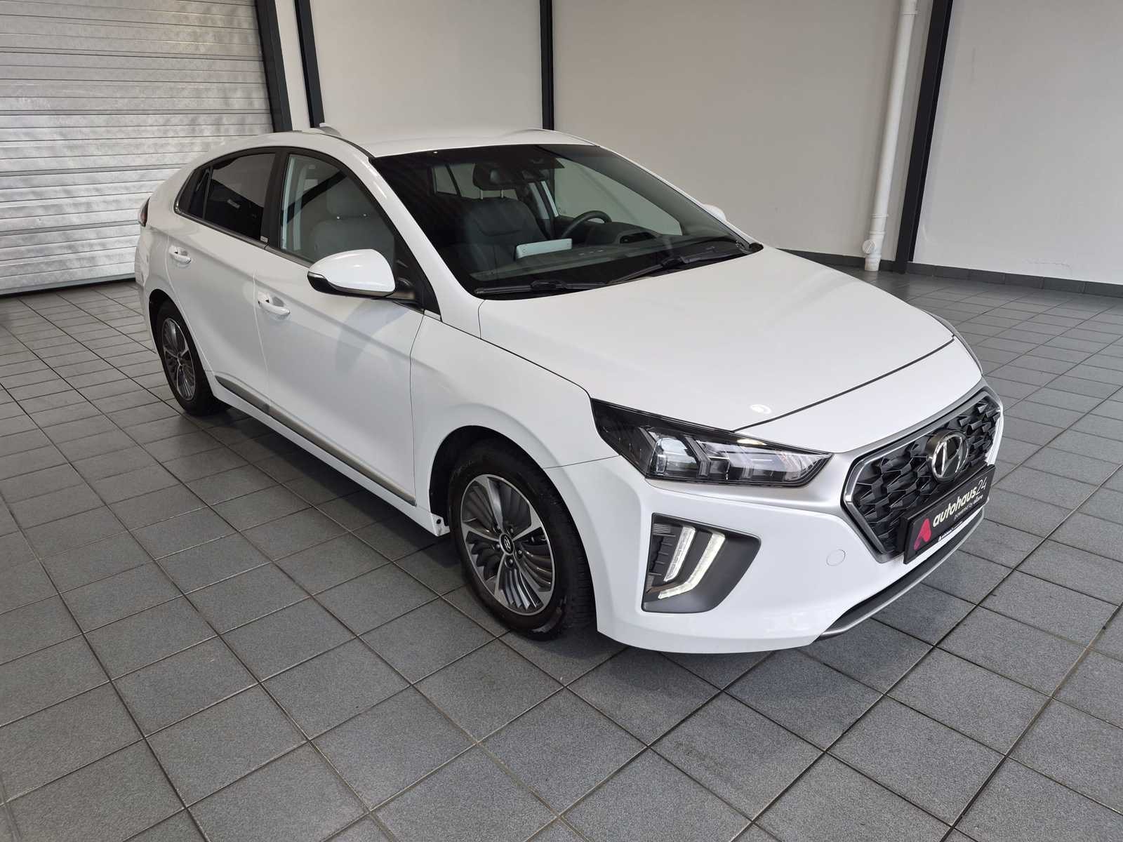 Hyundai IONIQ Limousine HYUNDAI IONIQ 1.6l GDi PLUG-IN HYBRID Style Schräghecklimousine #1