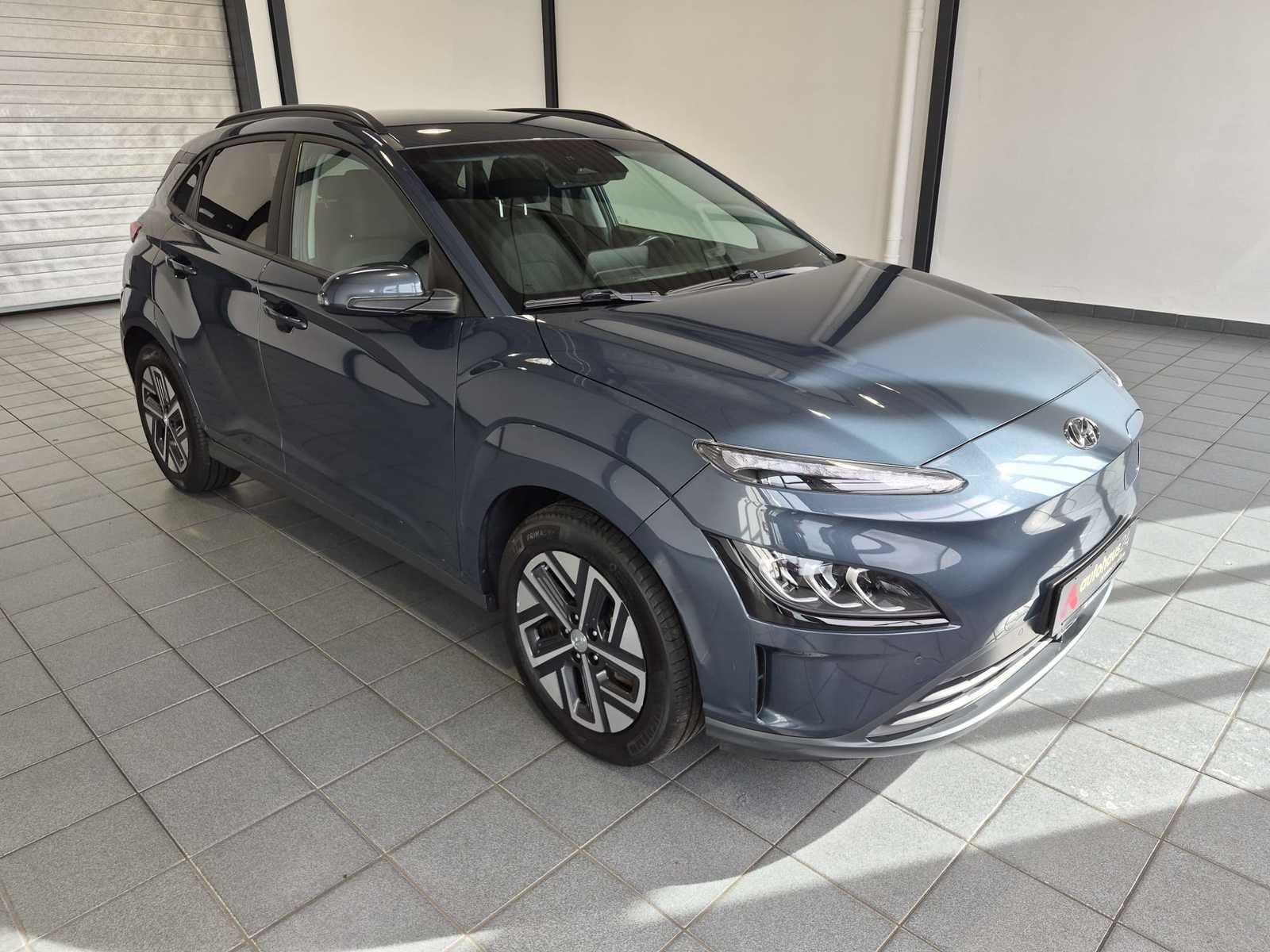 Hyundai Kona SUV / Crossover / Geländewagen HYUNDAI Kona ELEKTRO 100kW Sports Utility Vehicle #1