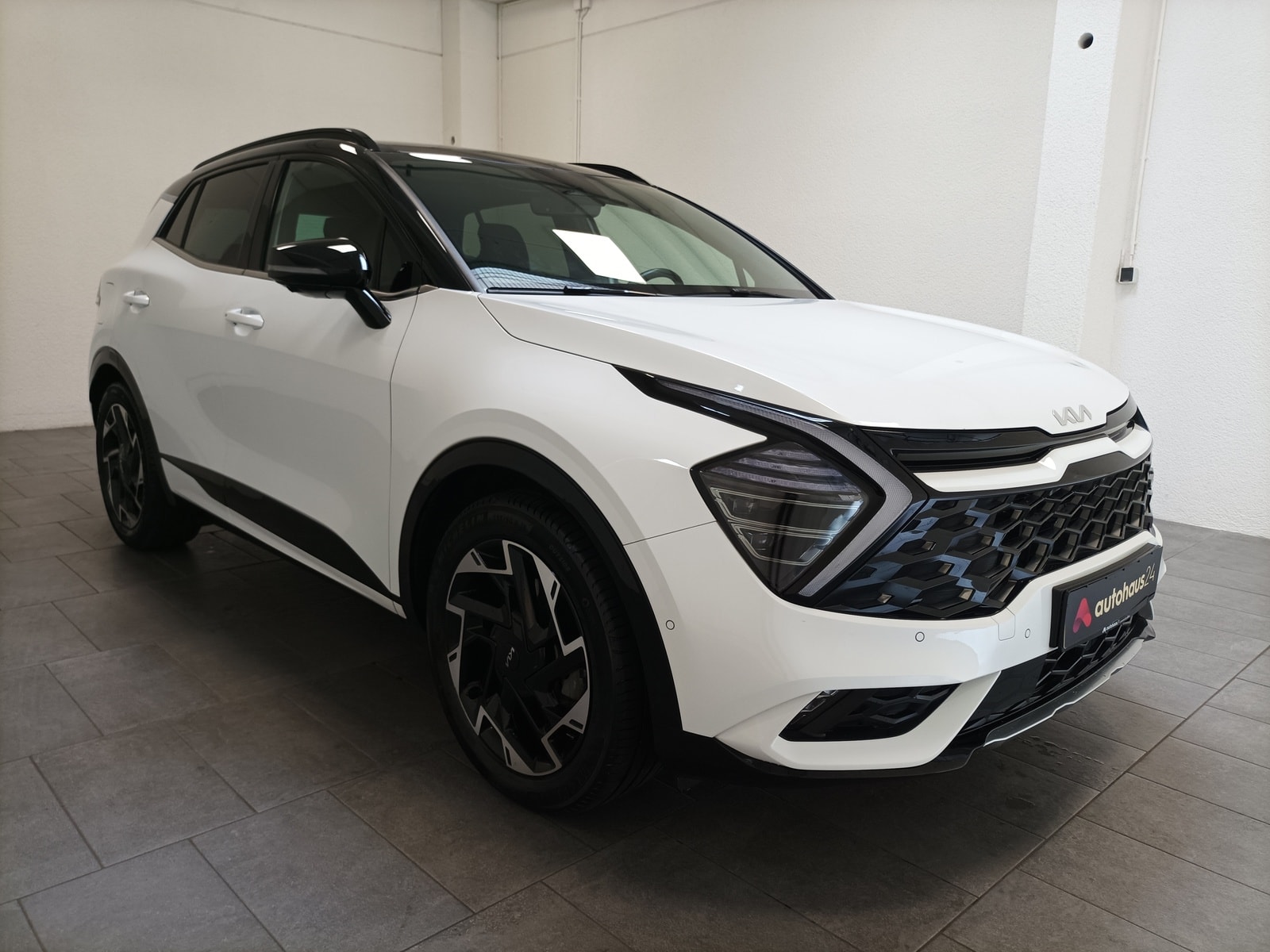 Kia Sportage SUV / Crossover / Geländewagen KIA Sportage 1.6 T-GDI Plug-in Hybrid Auto 4WD Sports Utility Vehicle #1