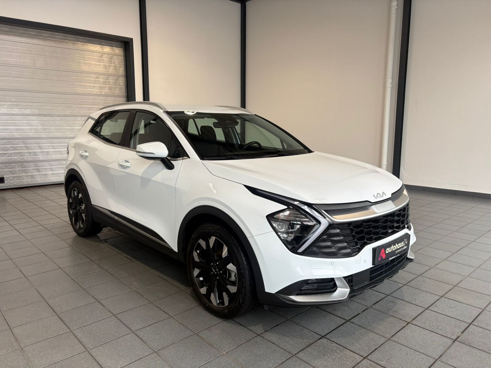 Kia Sportage SUV / Crossover / Geländewagen KIA Sportage 1.6 T-GDI Plug-in Hybrid Auto 4WD Sports Utility Vehicle #1
