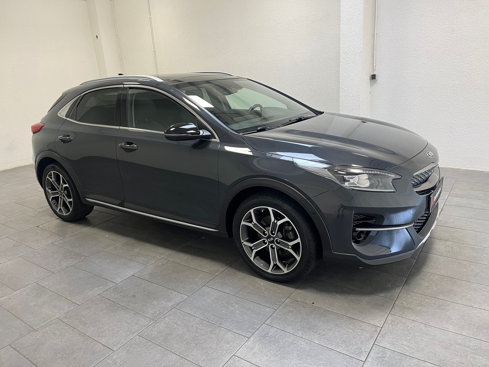 Kia XCeed SUV / Crossover / Geländewagen KIA XCeed 1.6 T-GDI DCT Platinum Sports Utility Vehicle #1