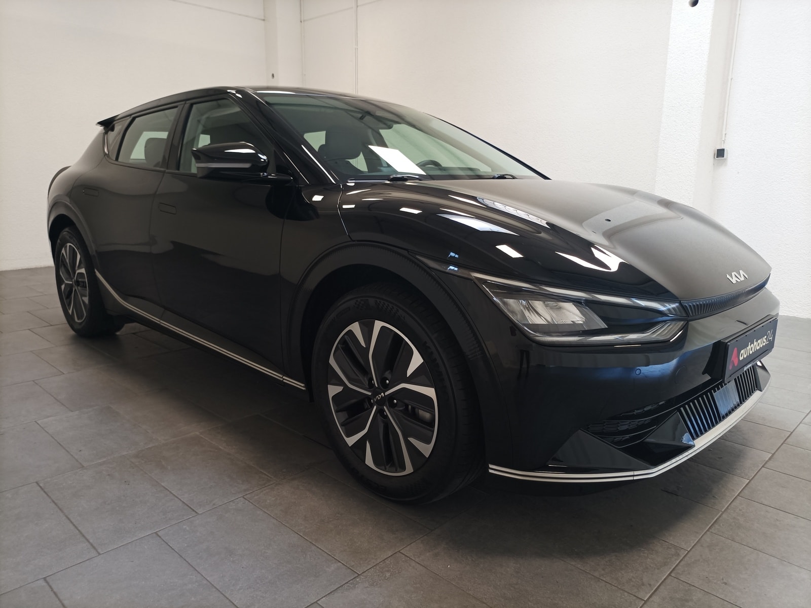 Kia EV6 SUV / Crossover / Geländewagen KIA EV6 58 kWh 125 kW Heckantrieb Sports Utility Vehicle #1