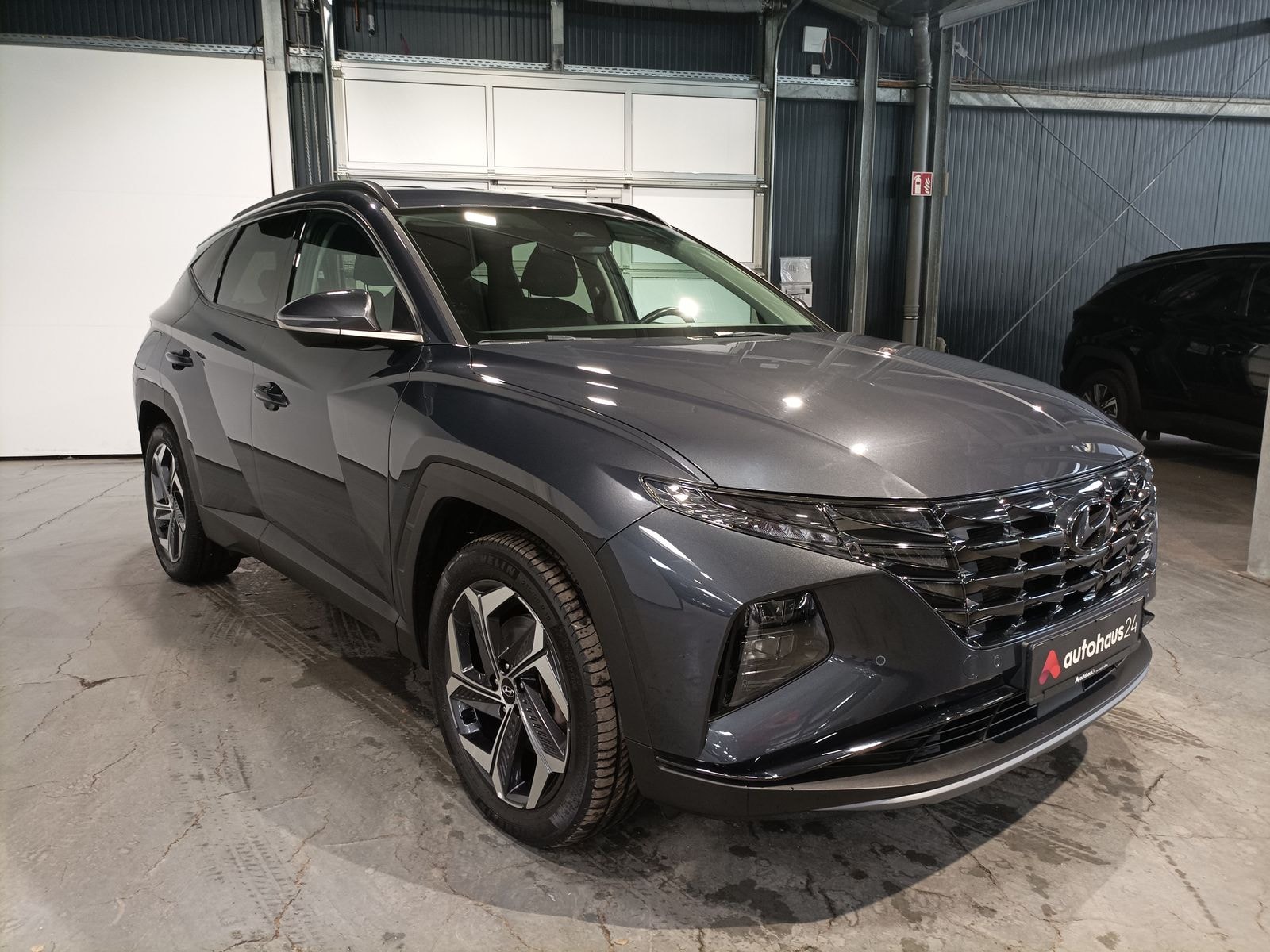 Hyundai Tucson SUV / Crossover / Geländewagen HYUNDAI Tucson 1.6 T-GDI Plug-in Hybrid 4WD Auto Sports Utility Vehicle #1