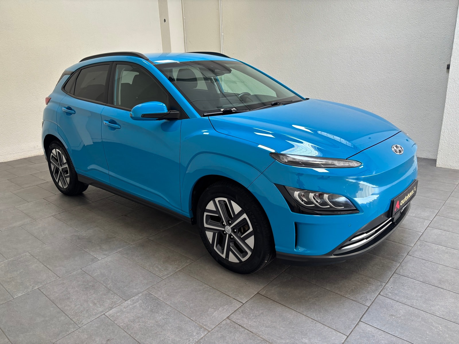 Hyundai Kona SUV / Crossover / Geländewagen HYUNDAI Kona ELEKTRO 100kW Sports Utility Vehicle #1