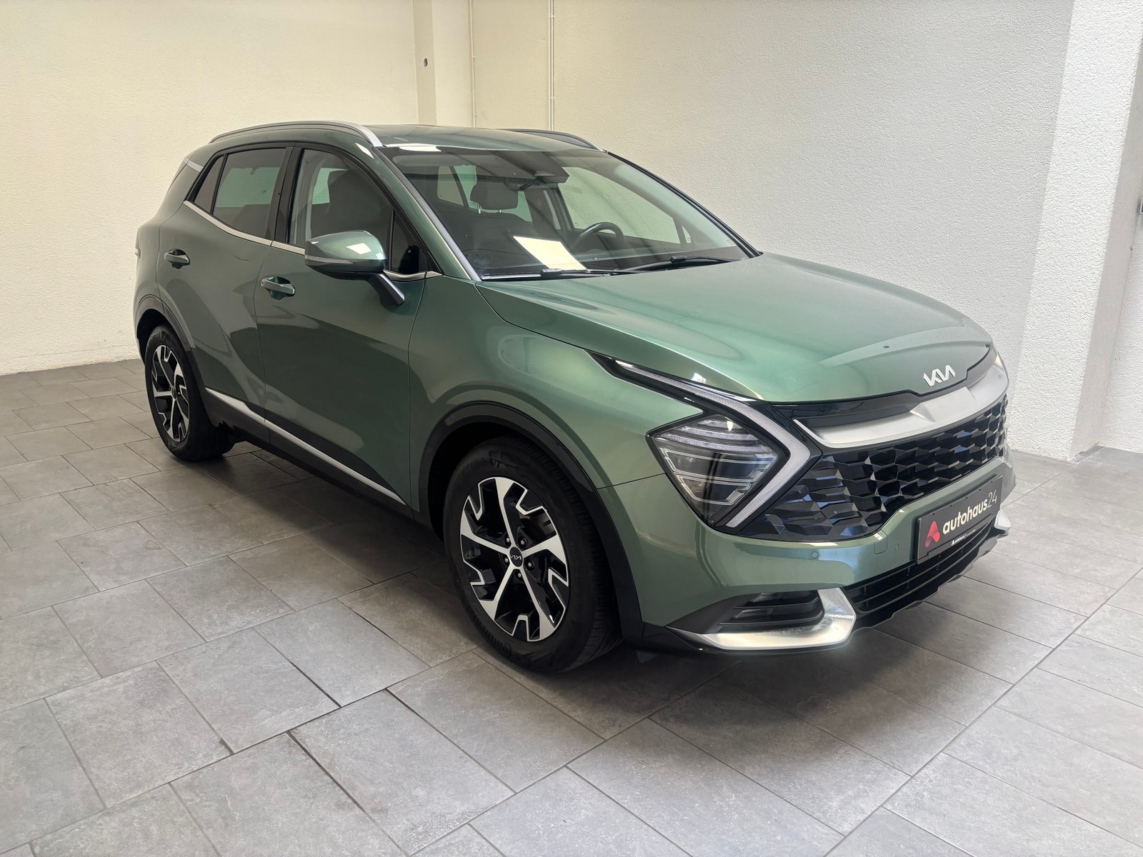 Kia Sportage SUV / Crossover / Geländewagen KIA Sportage 1.6 T-GDI 2WD Spirit Sports Utility Vehicle #1