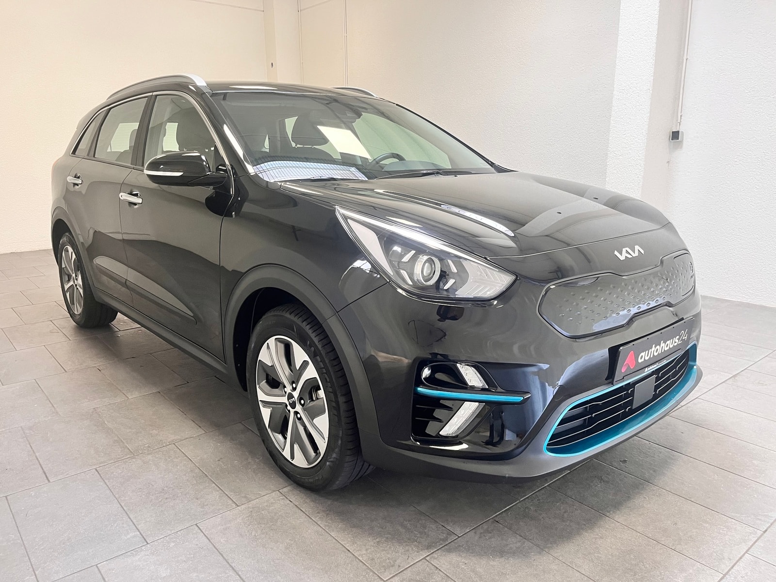 Kia Niro SUV / Crossover / Geländewagen KIA e-Niro 100kW Vision Schräghecklimousine #1