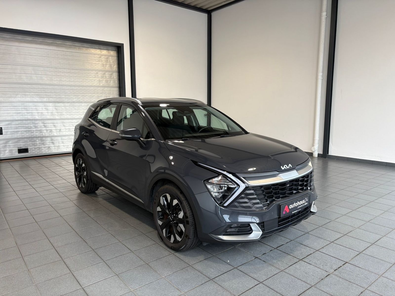 Kia Sportage SUV / Crossover / Geländewagen KIA Sportage 1.6 T-GDI Plug-in Hybrid Auto 4WD Sports Utility Vehicle #1