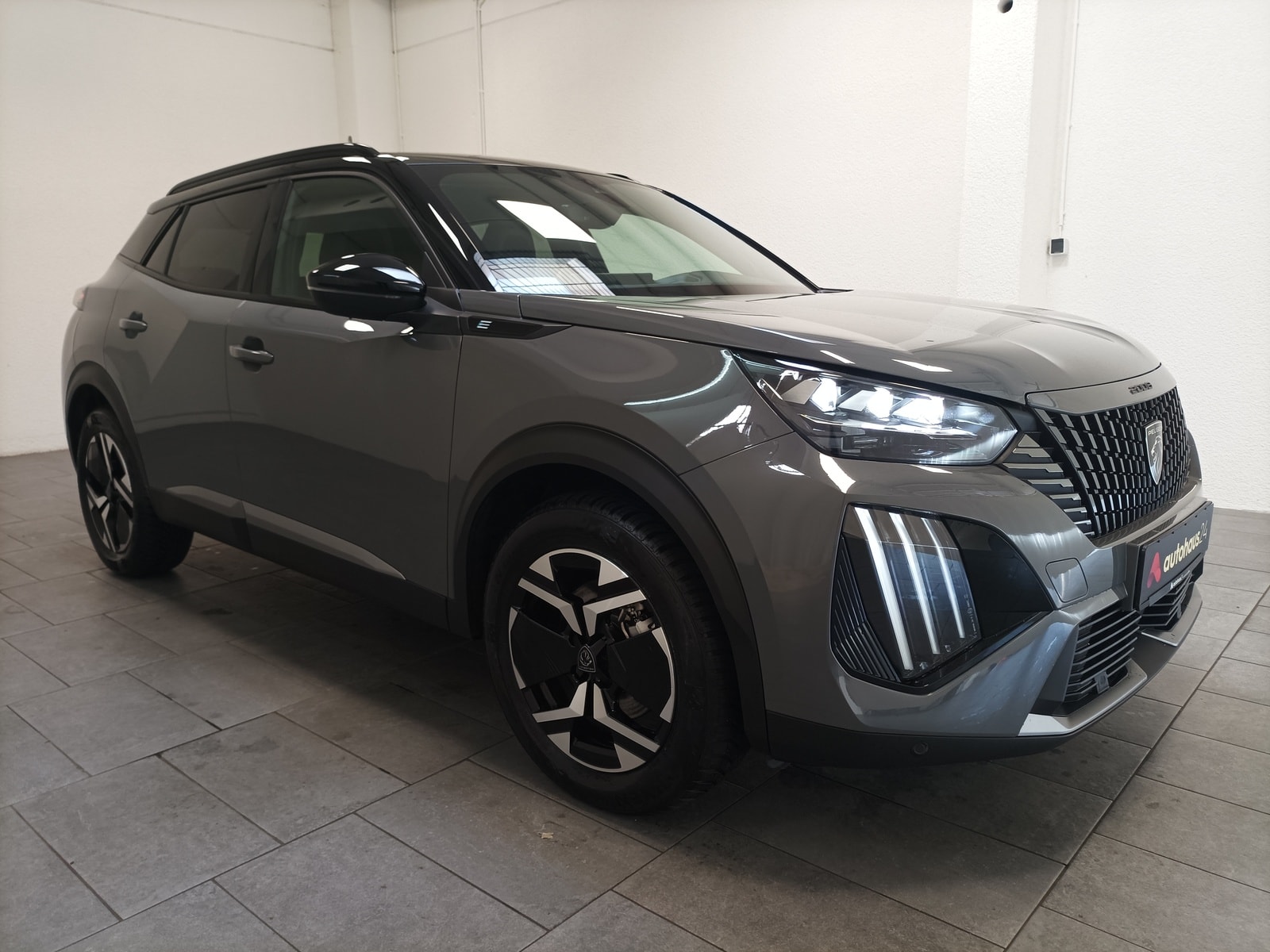 Peugeot 2008 SUV / Crossover / Geländewagen PEUGEOT 2008 Elektromotor 136 Active Crossover #1