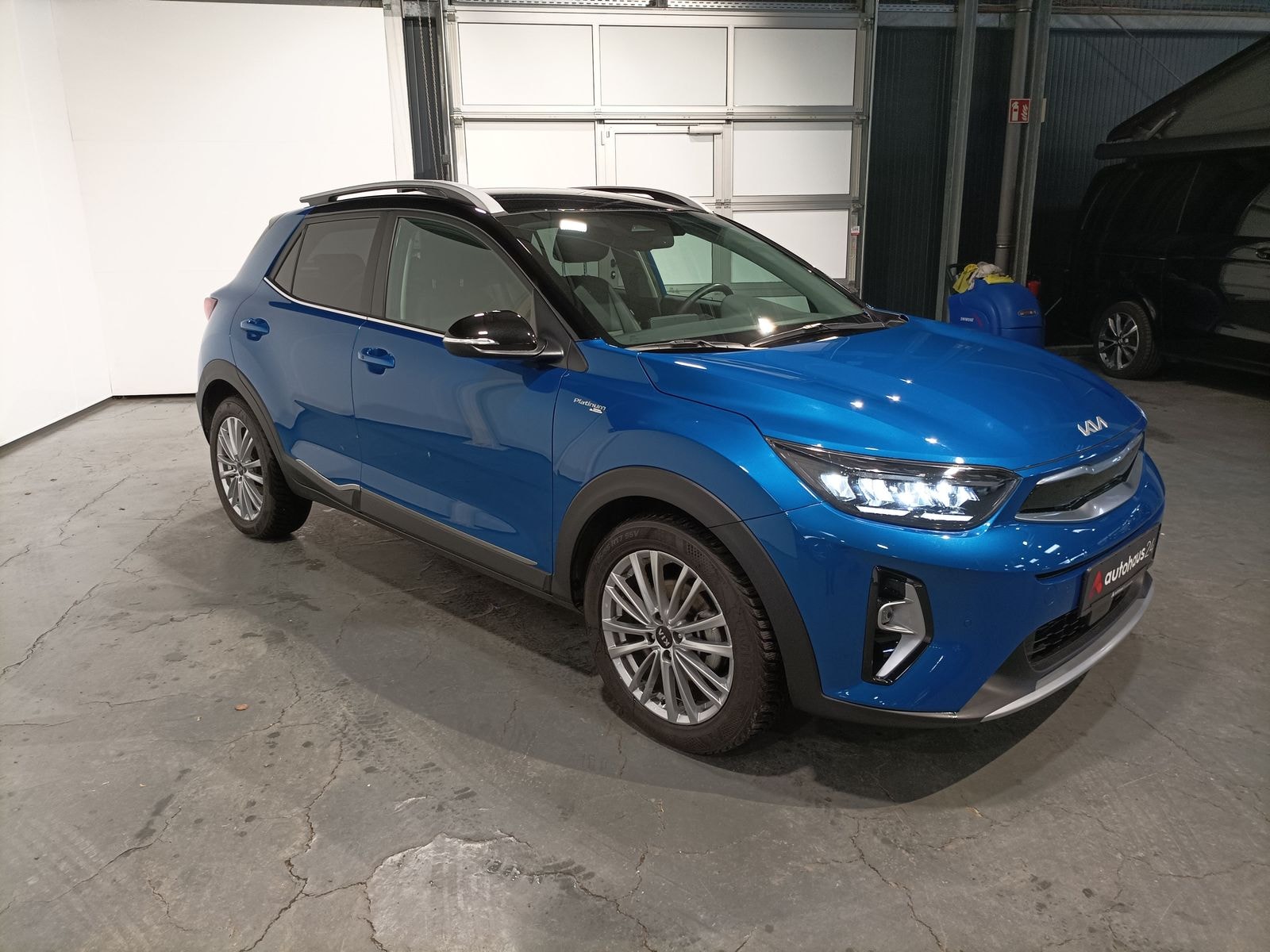 Kia Stonic SUV / Crossover / Geländewagen KIA Stonic 1.0 T-GDI 120 Dream-Team Edition Sports Utility Vehicle #1