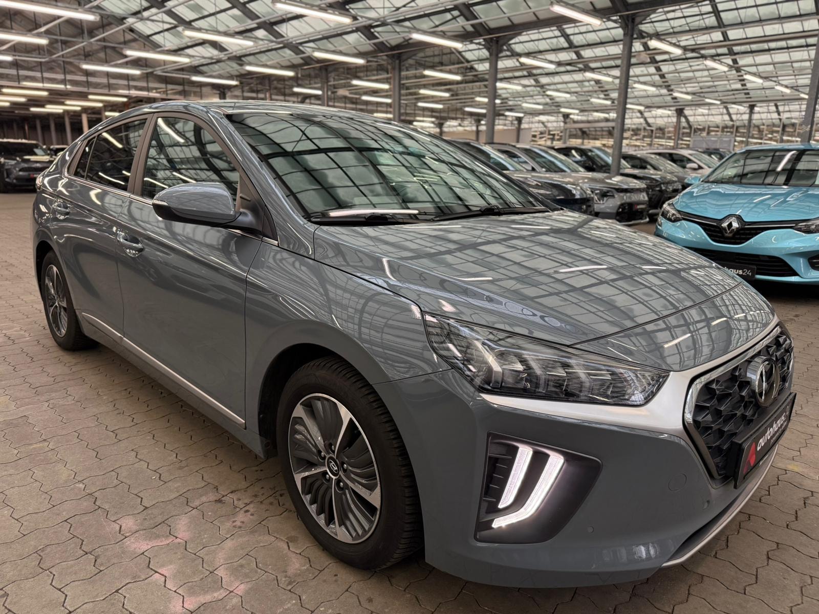 Hyundai IONIQ Limousine HYUNDAI IONIQ 1.6l GDi HYBRID Trend Schräghecklimousine #1