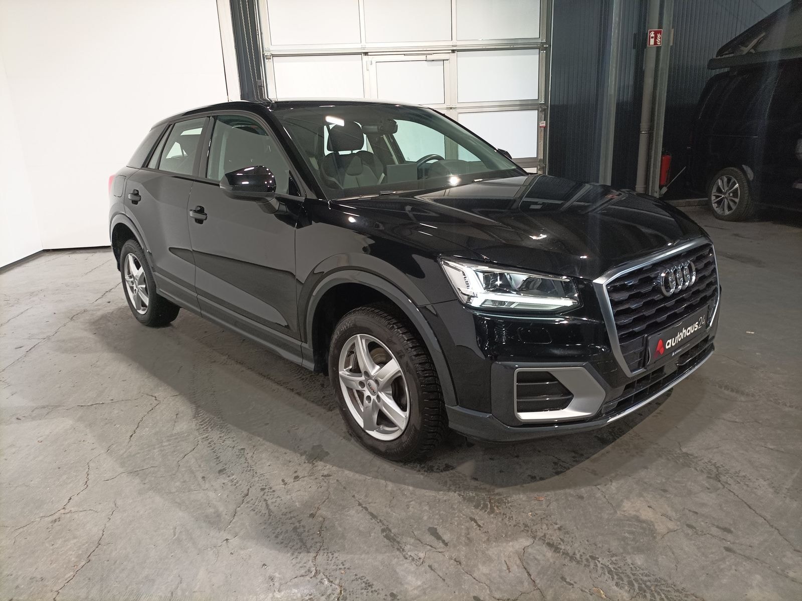 Audi Q2 SUV / Crossover / Geländewagen AUDI Q2 1.0 TFSI ultra Sports Utility Vehicle #1