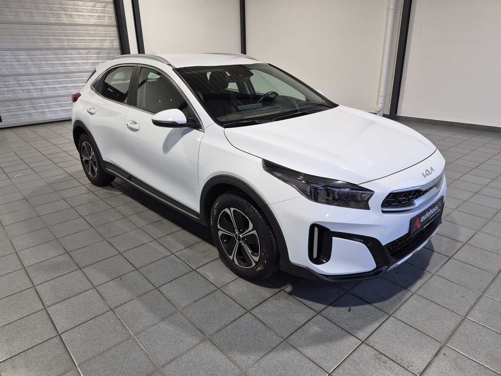 Kia XCeed SUV / Crossover / Geländewagen KIA XCeed 1.6 GDI Plug-In Hybrid DCT6 Vision Sports Utility Vehicle #1