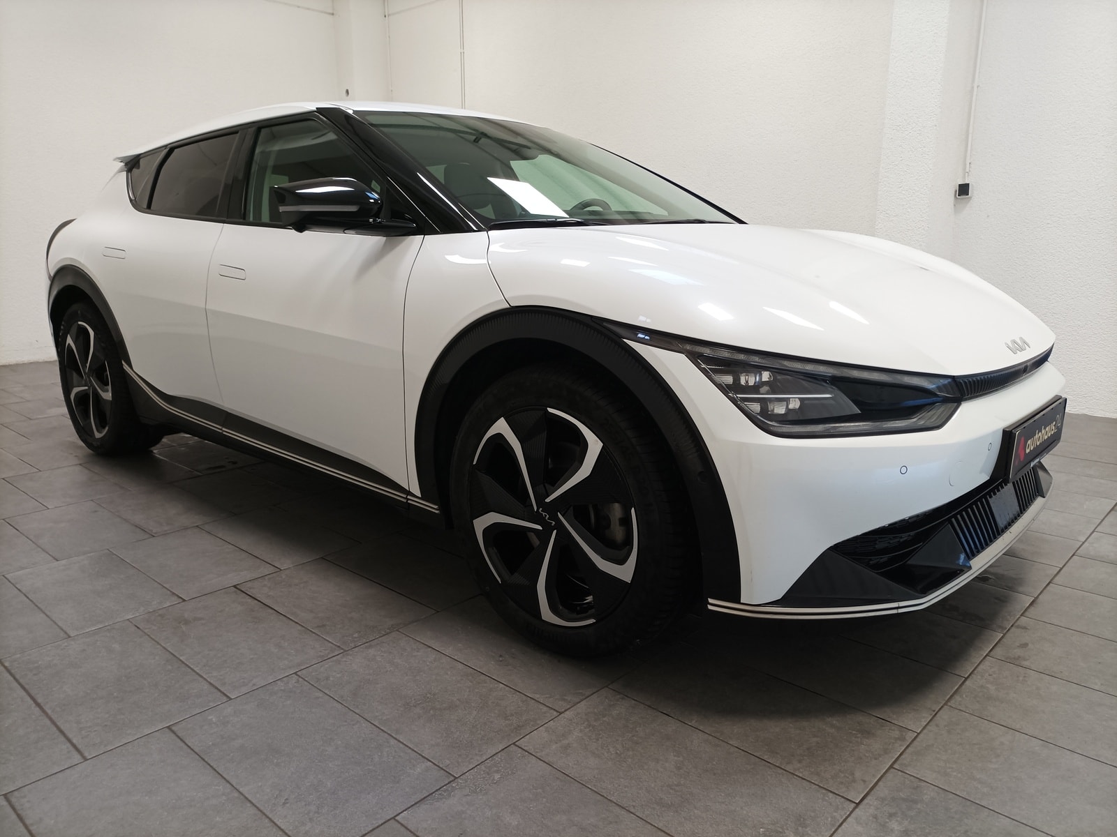 Kia EV6 SUV / Crossover / Geländewagen KIA EV6 58 kWh 125 kW Heckantrieb Sports Utility Vehicle #1