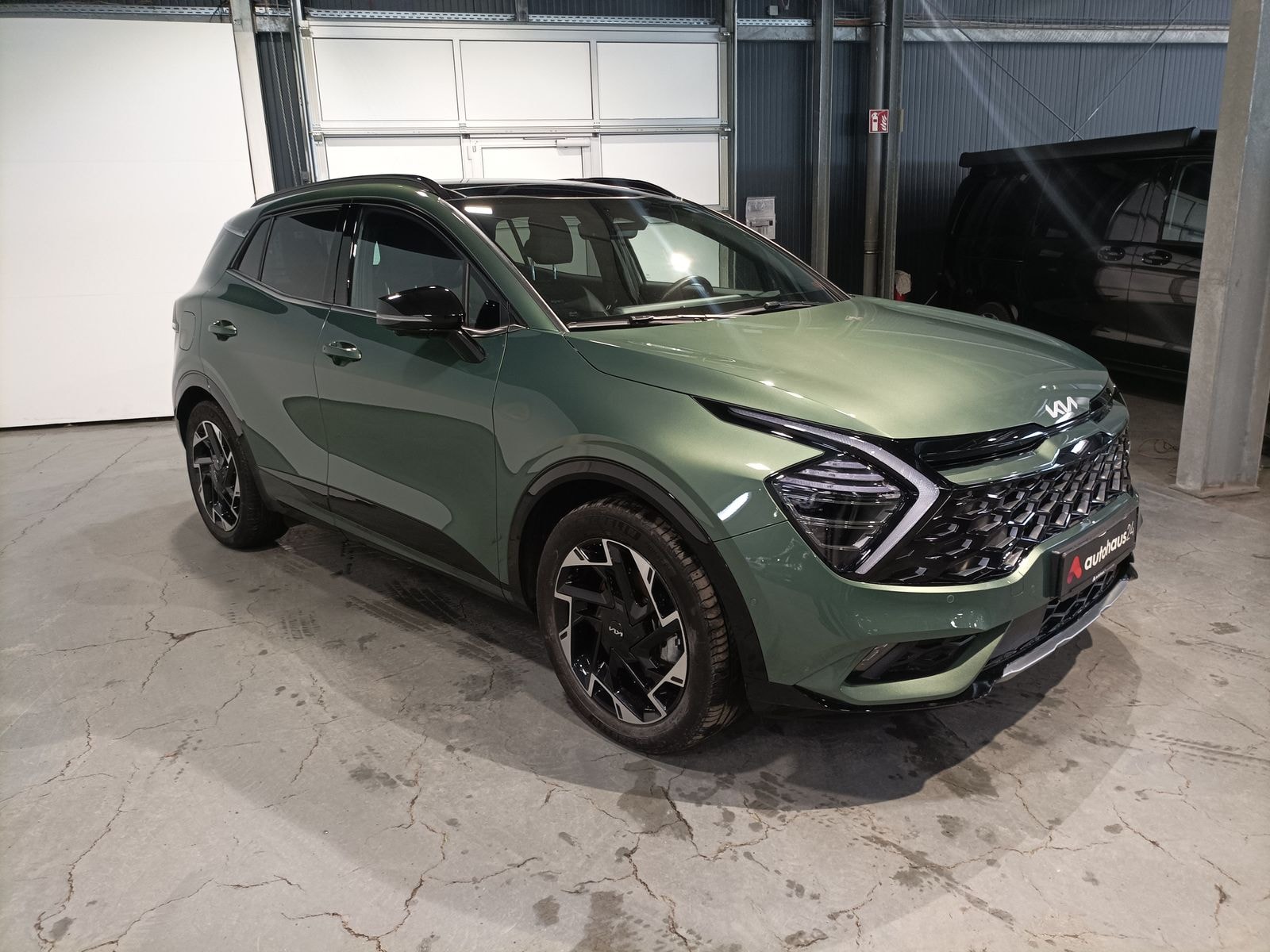 Kia Sportage SUV / Crossover / Geländewagen KIA Sportage 1.6 T-GDI Plug-in Hybrid Auto 4WD Sports Utility Vehicle #1