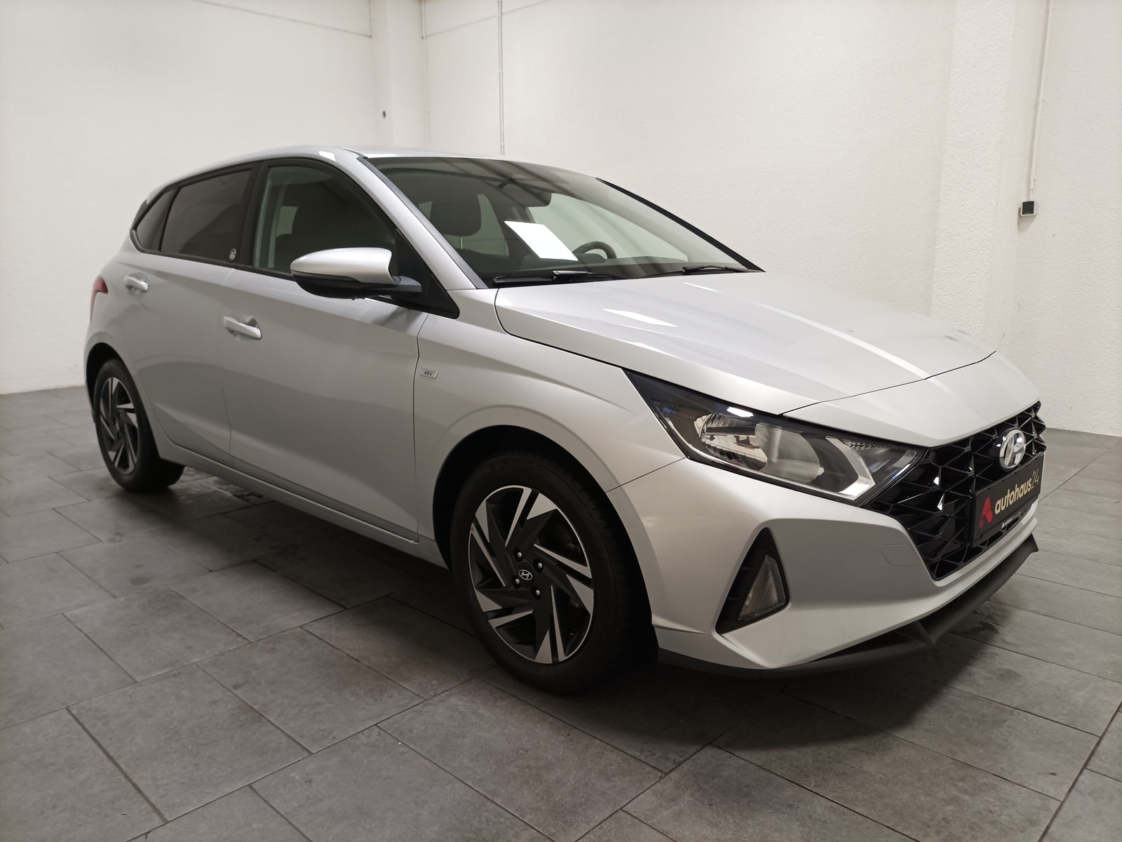 Hyundai i20 Limousine HYUNDAI i20 1.0 T-GDI 74kW Hybrid DCT Edition 30 Schräghecklimousine #1