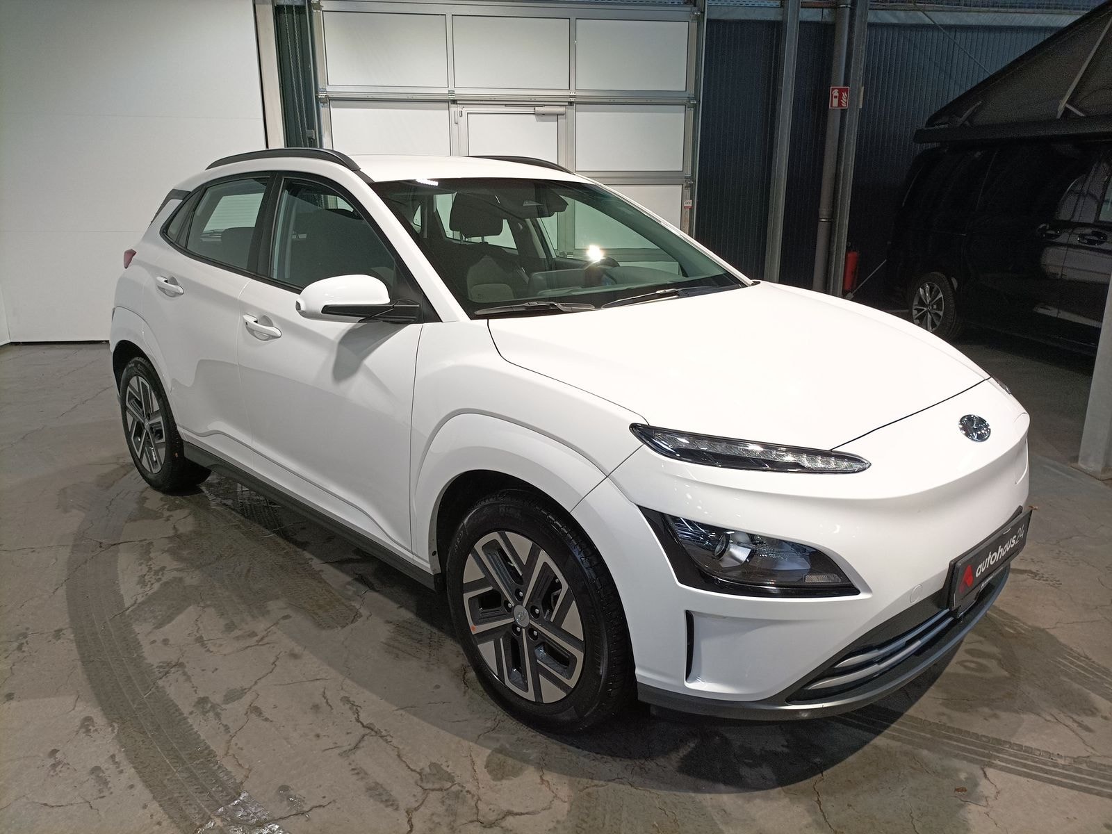 Hyundai Kona SUV / Crossover / Geländewagen HYUNDAI Kona ELEKTRO 100kW Sports Utility Vehicle #1