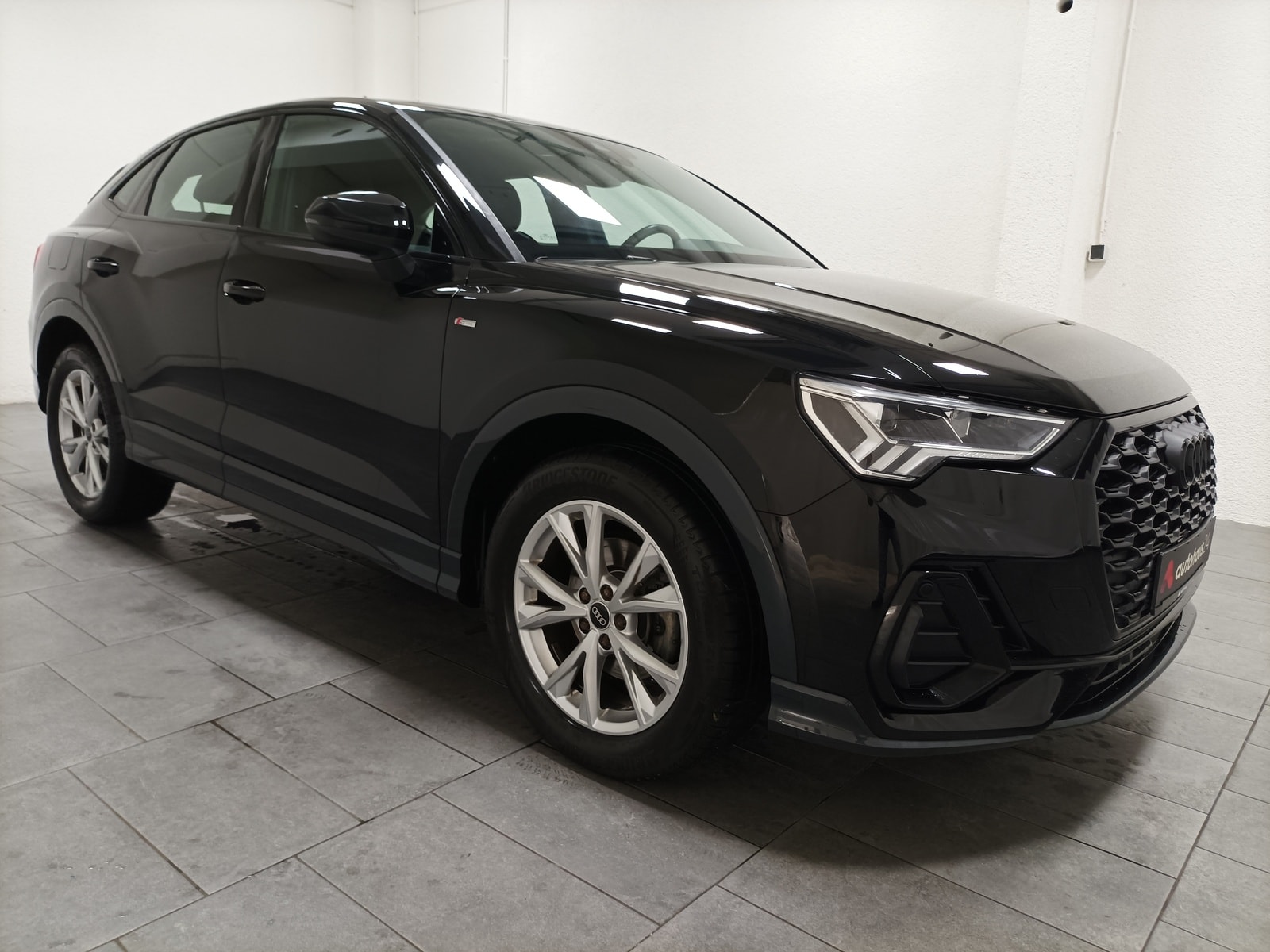 Audi Q3 SUV / Crossover / Geländewagen AUDI Q3 Sportback 35 TDI Sports Utility Vehicle #1