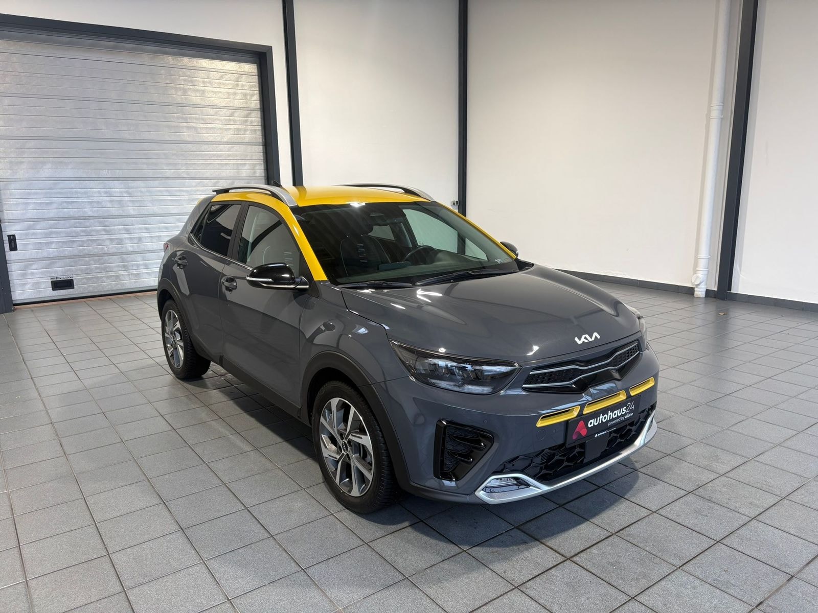 Kia Stonic SUV / Crossover / Geländewagen KIA Stonic 1.0 T-GDI 120 GT Line Sports Utility Vehicle #1