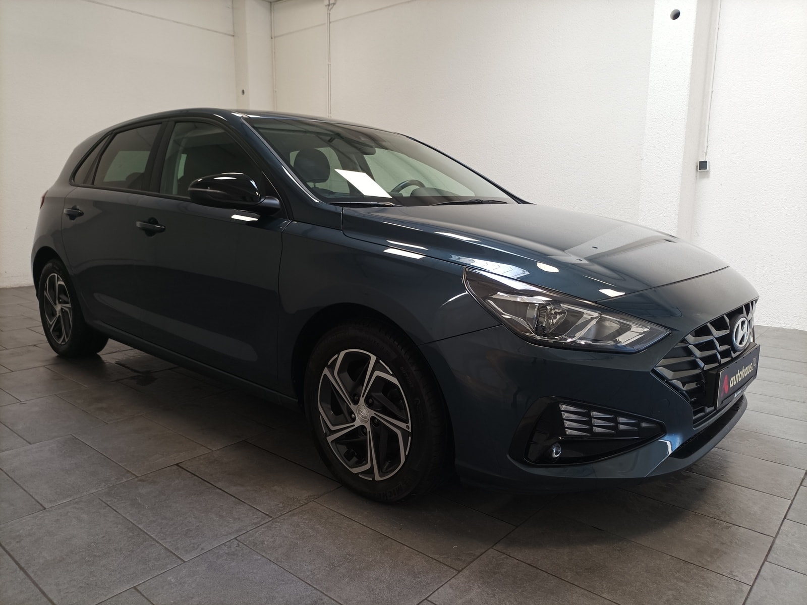 Hyundai i30 Limousine HYUNDAI i30 1.0 T-GDI EDITION 30 Schräghecklimousine #1