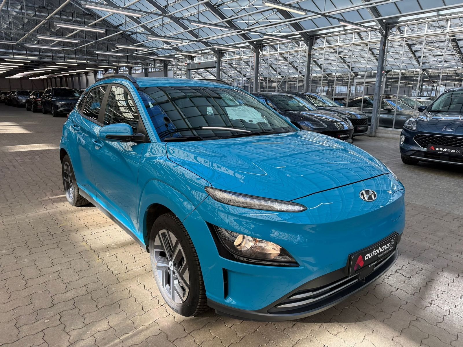 Hyundai Kona SUV / Crossover / Geländewagen HYUNDAI Kona ELEKTRO 100kW Sports Utility Vehicle #1