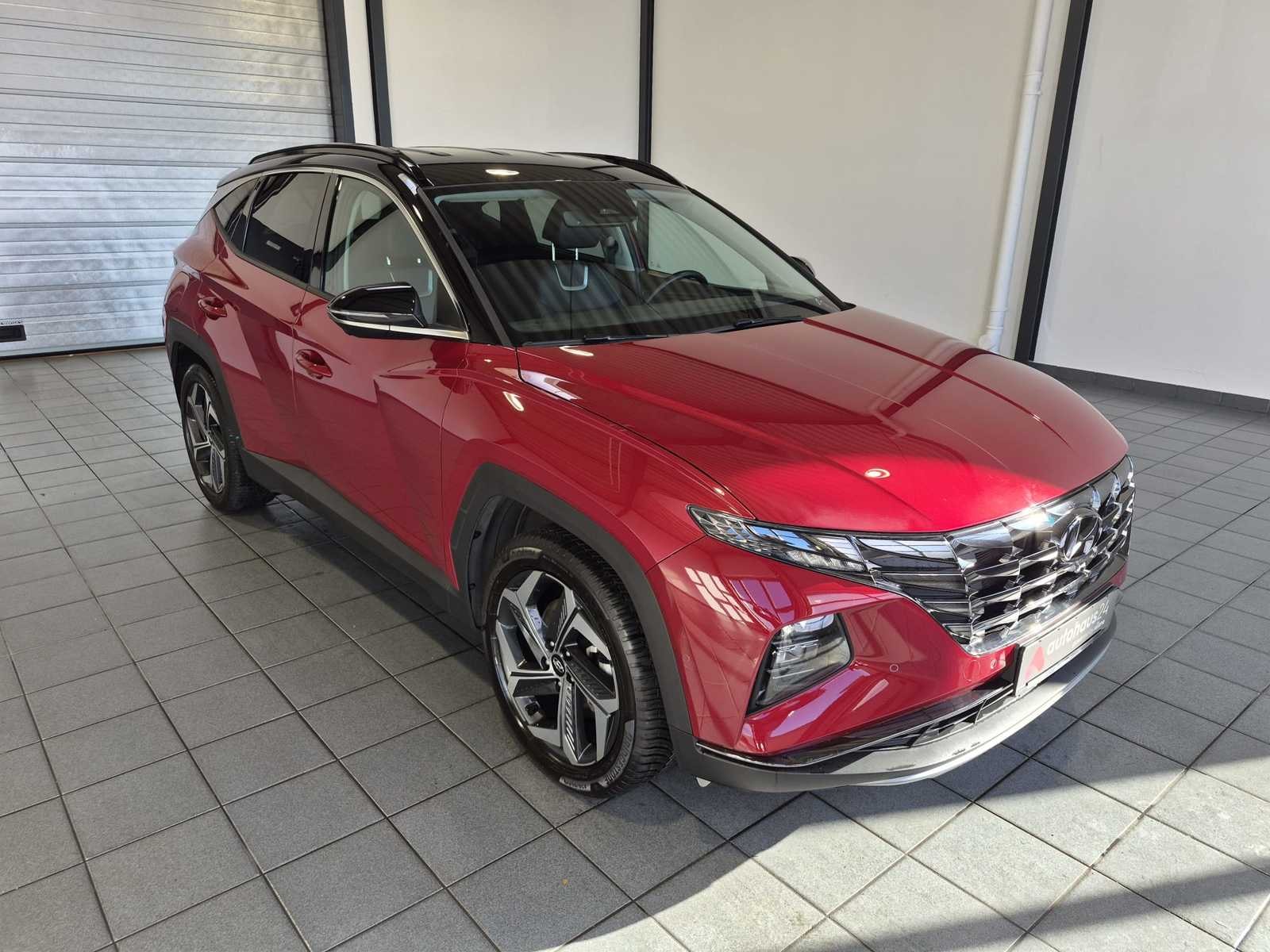 Hyundai Tucson SUV / Crossover / Geländewagen HYUNDAI Tucson 1.6 T-GDI Plug-in Hybrid 4WD Auto Sports Utility Vehicle #1