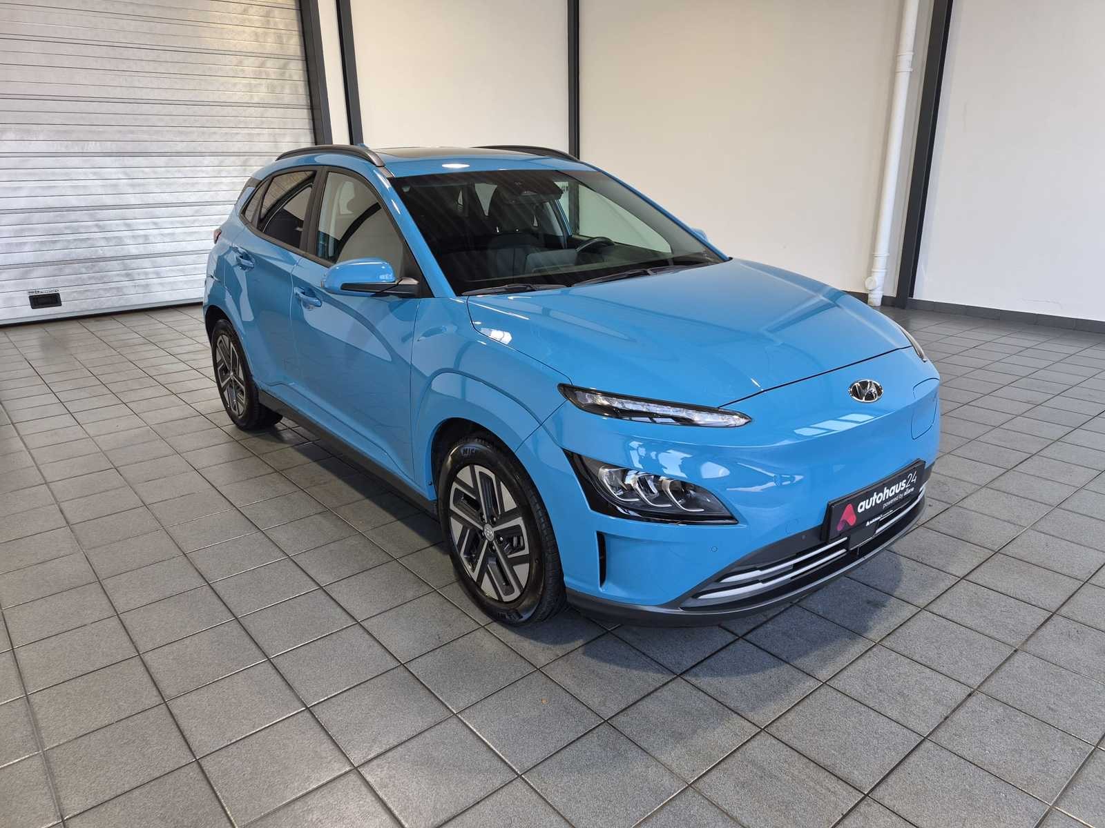 Hyundai Kona SUV / Crossover / Geländewagen HYUNDAI Kona ELEKTRO 100kW Sports Utility Vehicle #1