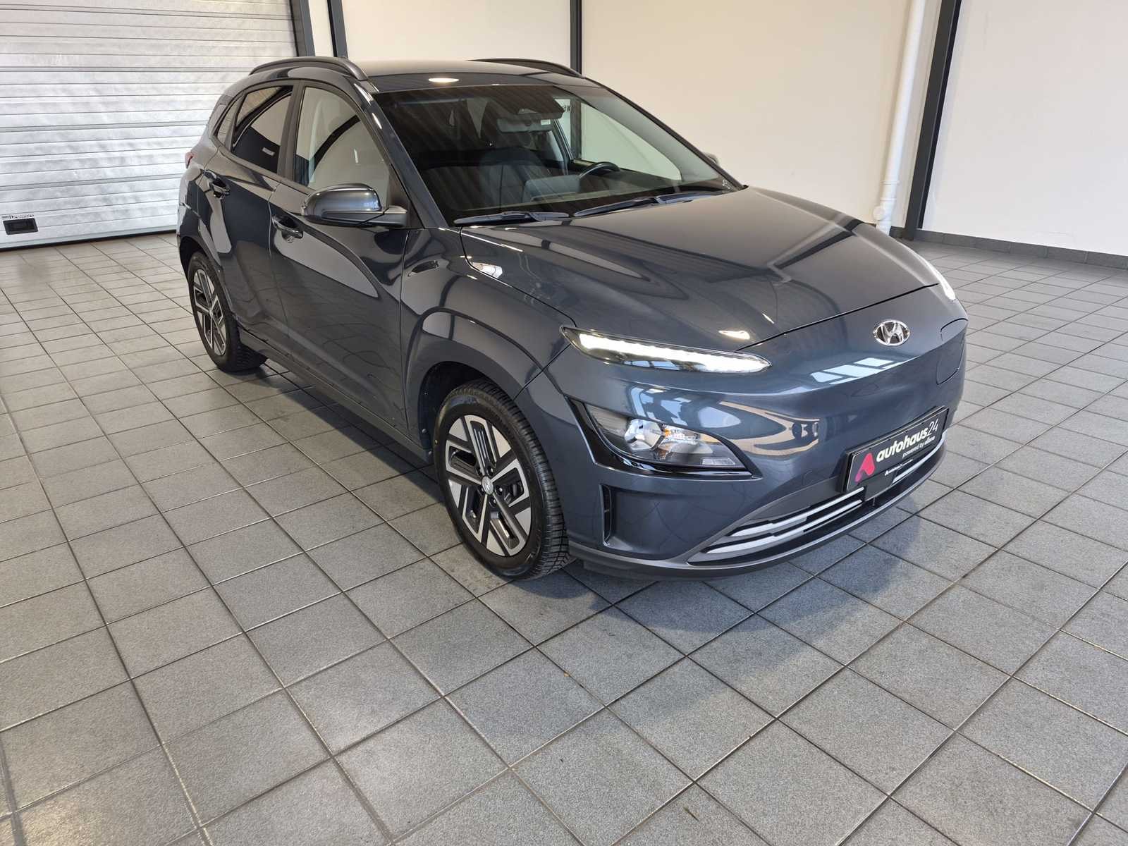 Hyundai Kona SUV / Crossover / Geländewagen HYUNDAI Kona ELEKTRO 100kW Sports Utility Vehicle #1