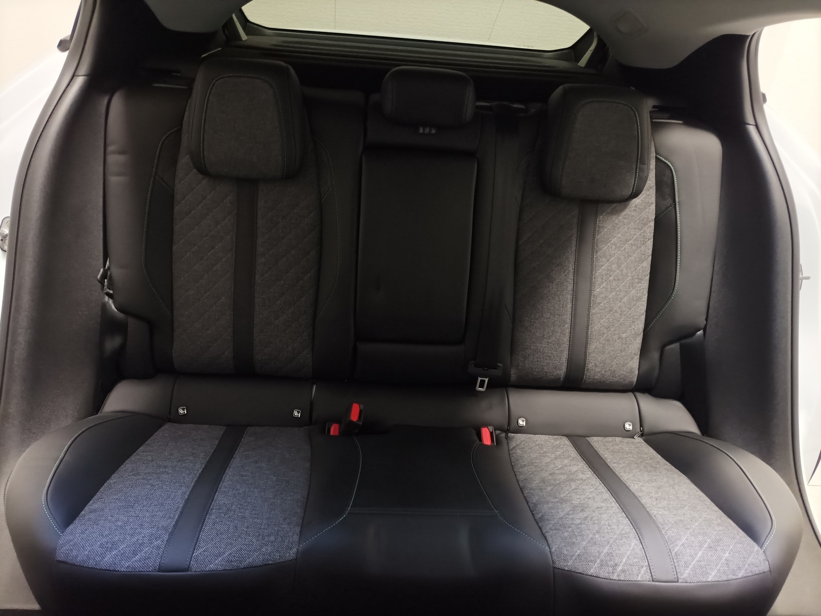 Peugeot 408 Limousine 408 1.2 PureTech 130 SW Active (EURO 6d) #17