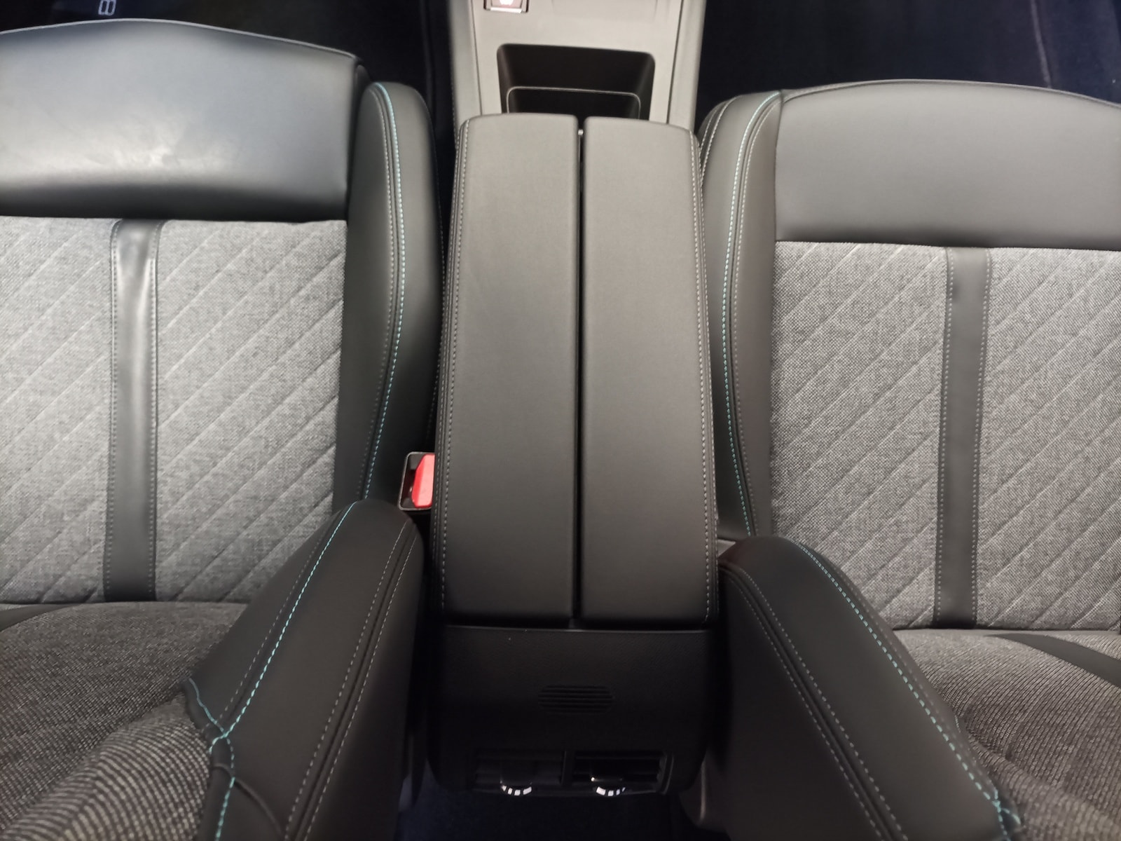 Peugeot 408 Limousine 408 1.2 PureTech 130 SW Active (EURO 6d) #14