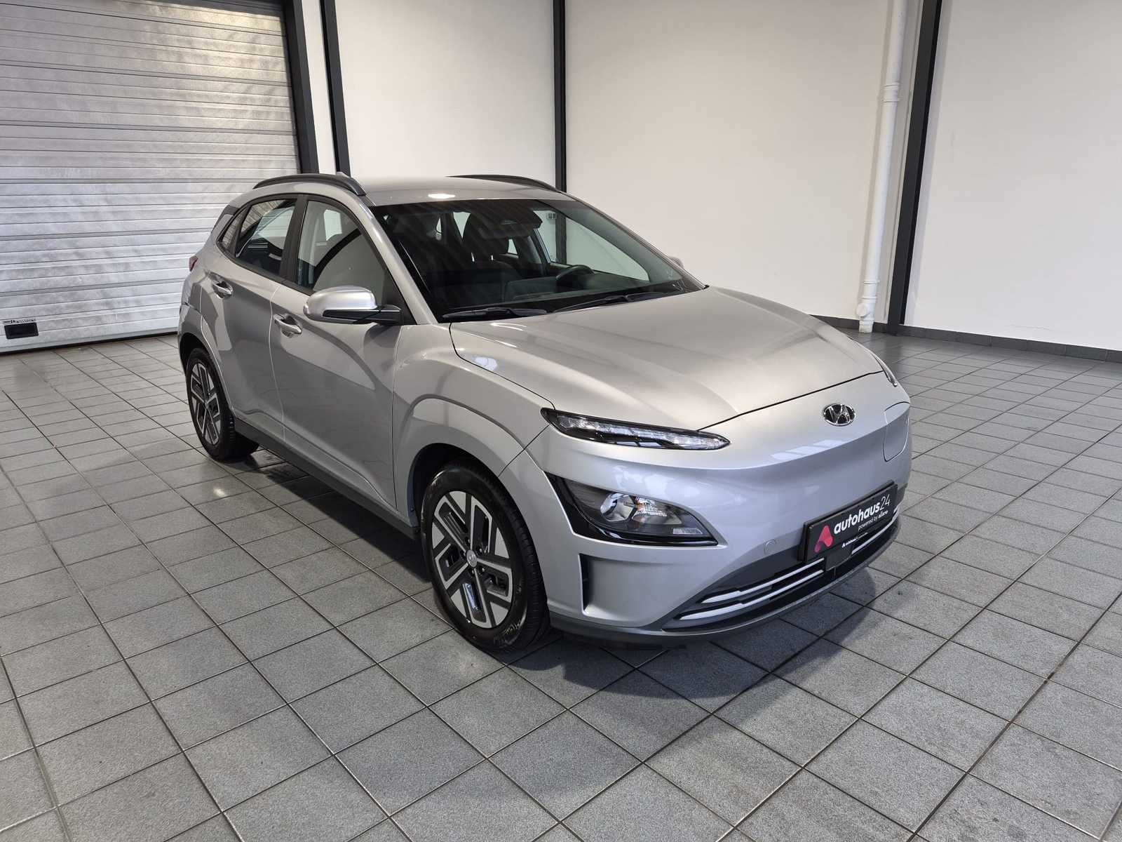 Hyundai Kona SUV / Crossover / Geländewagen HYUNDAI Kona ELEKTRO 100kW Sports Utility Vehicle #1