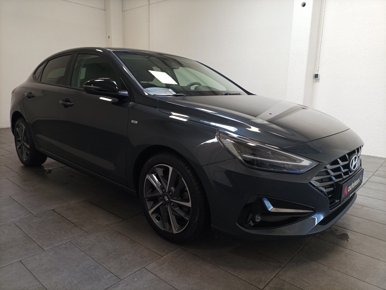 Hyundai i30 Limousine HYUNDAI i30 1.5 T-GDI Hybrid EDITION 30+ Schräghecklimousine #1