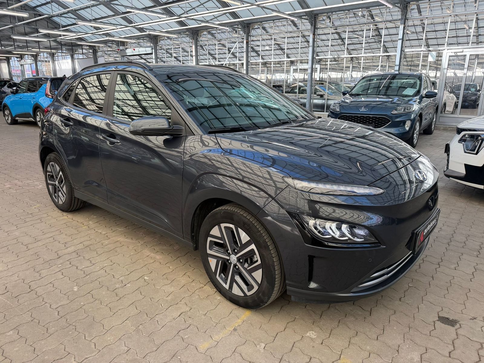 Hyundai Kona SUV / Crossover / Geländewagen HYUNDAI Kona ELEKTRO 100kW Sports Utility Vehicle #1