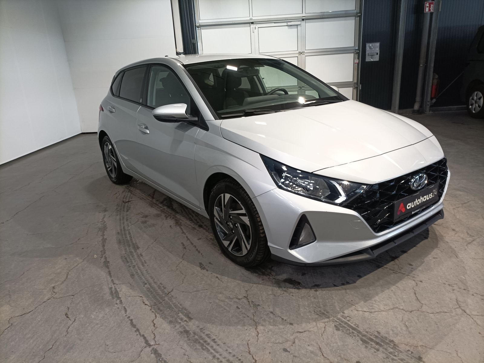 Hyundai i20 Schräghecklimousine HYUNDAI i20 1.0 T-GDI 74kW Hybrid DCT Edition 30 Schräghecklimousine #1