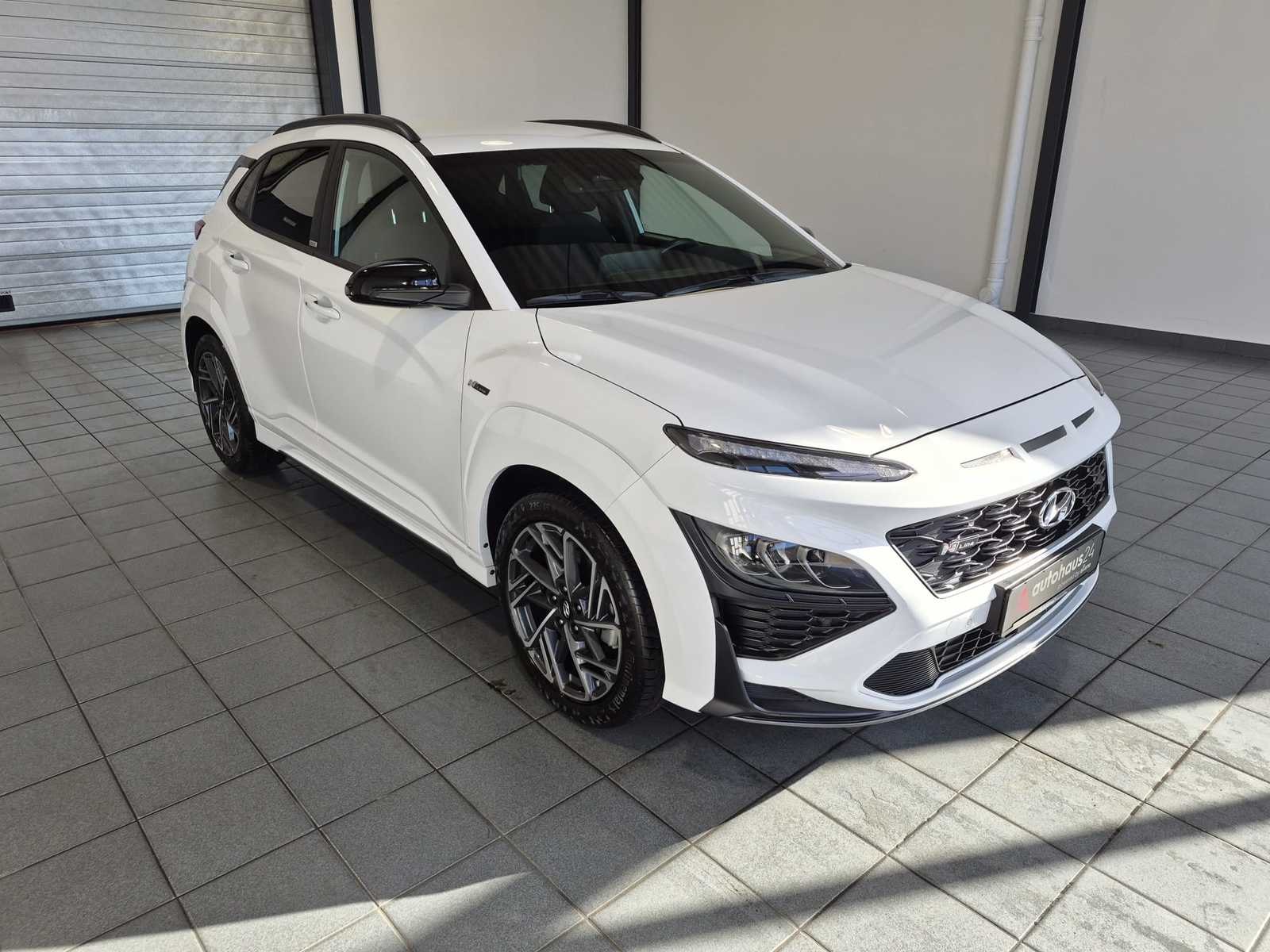 Hyundai Kona SUV / Crossover / Geländewagen HYUNDAI Kona 1.0 T-GDI N Line DCT Sports Utility Vehicle #1