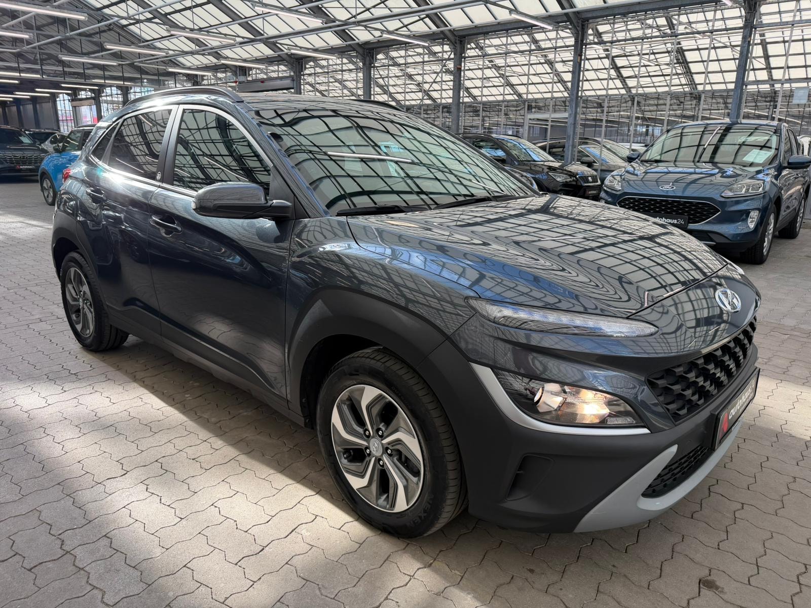 Hyundai Kona SUV / Crossover / Geländewagen HYUNDAI Kona 1.6 GDi Hybrid Edition 30 DCT Sports Utility Vehicle #1