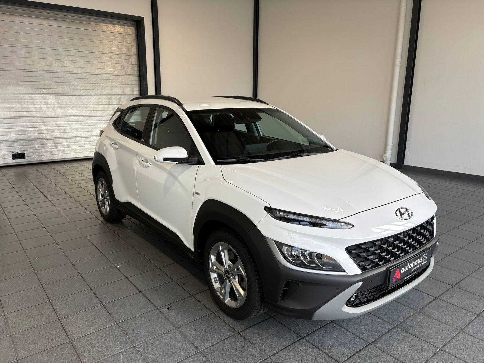 Hyundai Kona SUV / Crossover / Geländewagen HYUNDAI Kona 1.0 T-GDI Trend Sports Utility Vehicle #1