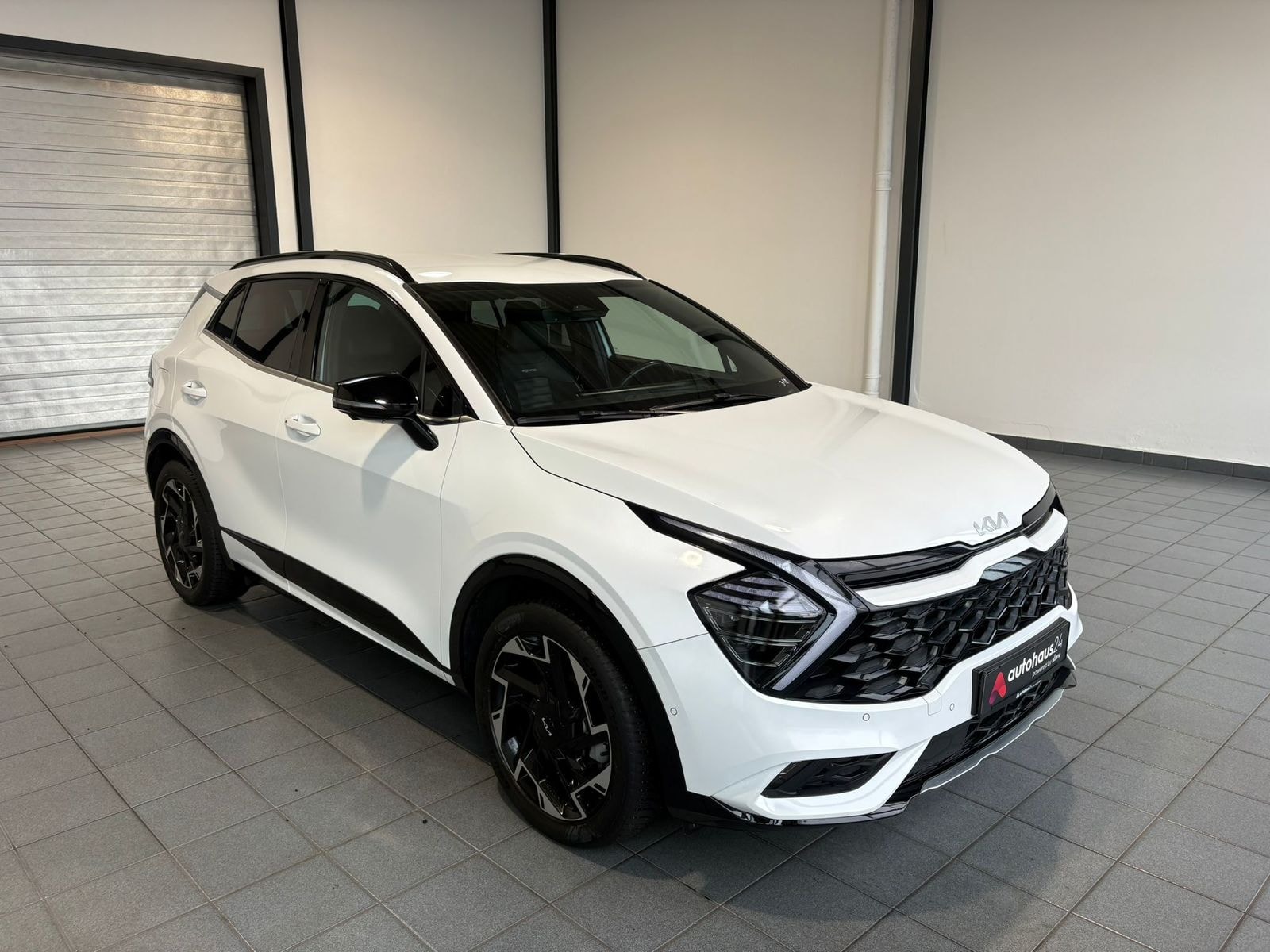 Kia Sportage SUV / Crossover / Geländewagen KIA Sportage 1.6 T-GDI Plug-in Hybrid Auto 4WD Sports Utility Vehicle #1