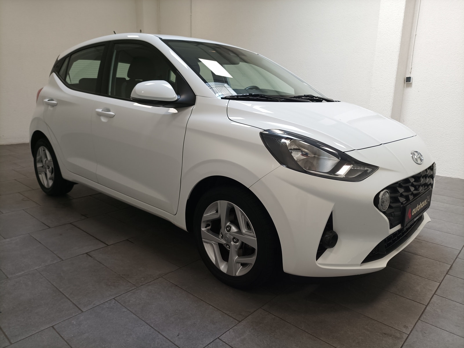 Hyundai i10 Limousine HYUNDAI i10 1.2 Trend Schräghecklimousine #1