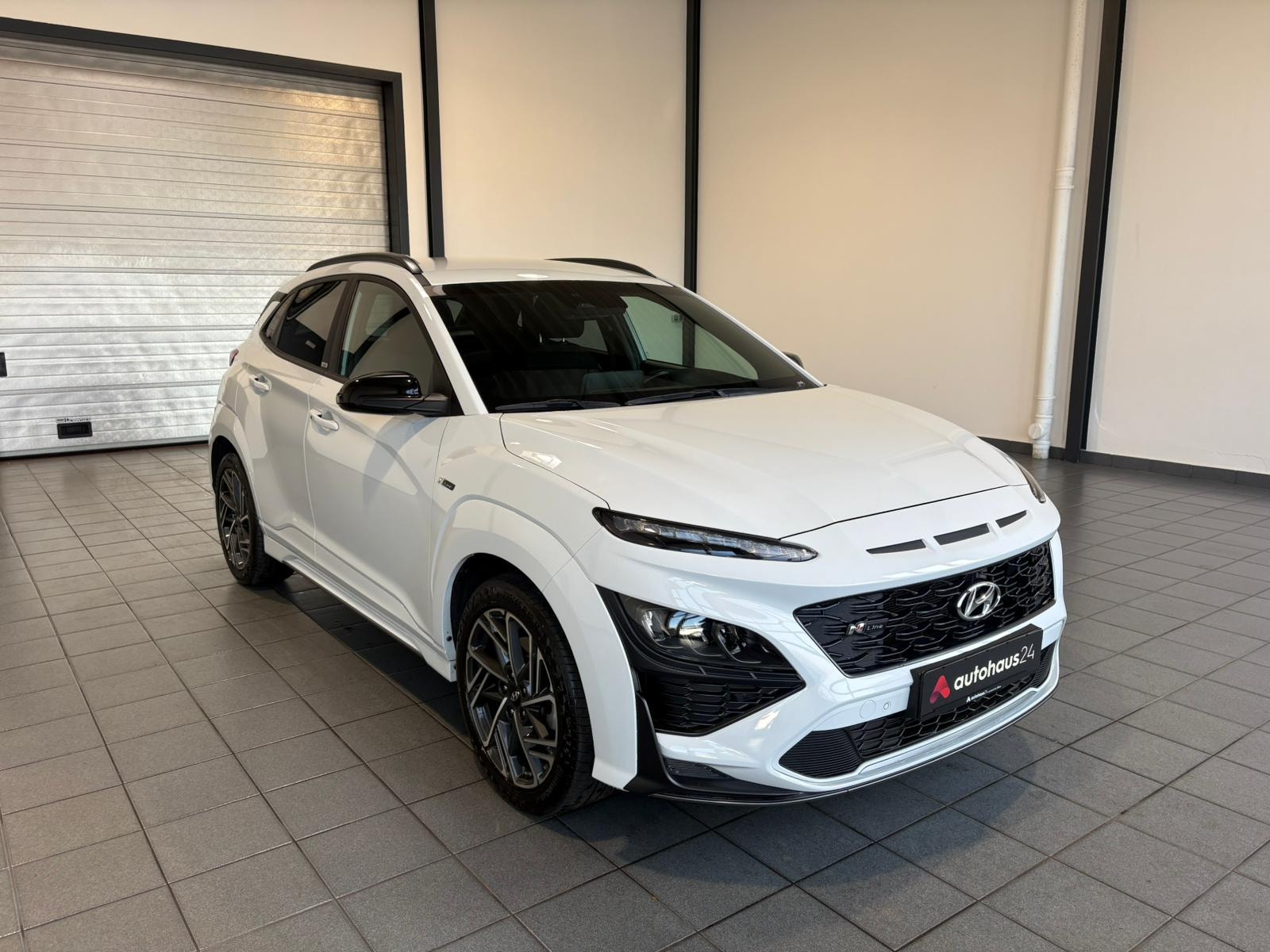 Hyundai Kona SUV / Crossover / Geländewagen HYUNDAI Kona 1.0 T-GDI N Line DCT Sports Utility Vehicle #1