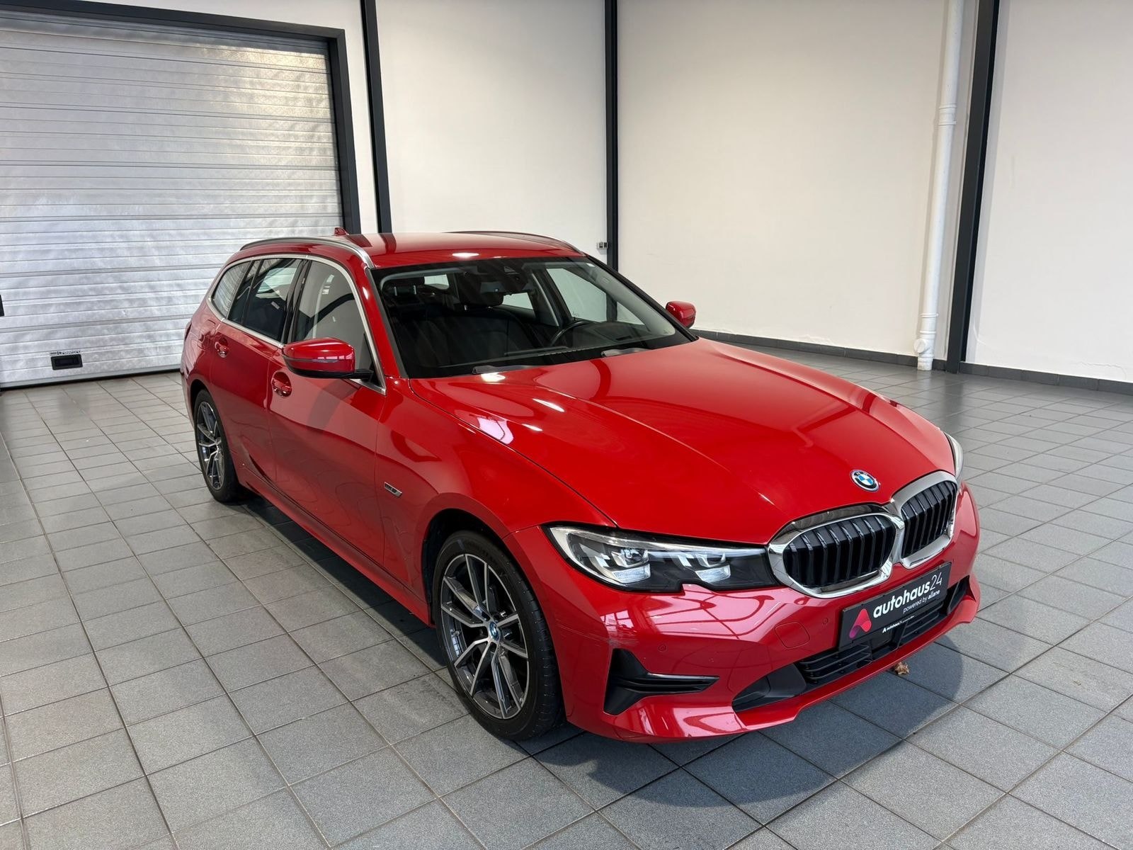 BMW 3er-Reihe Kombi BMW 3er-Reihe 318i Touring Kombi #1