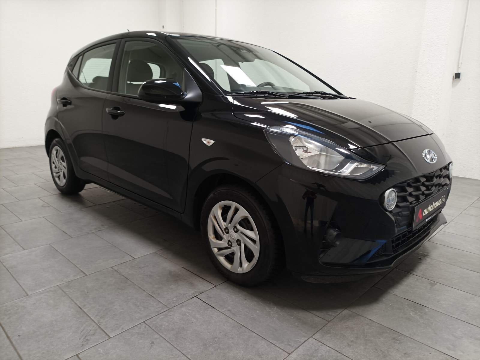 Hyundai i10 Limousine HYUNDAI i10 1.0 Select Schräghecklimousine #1