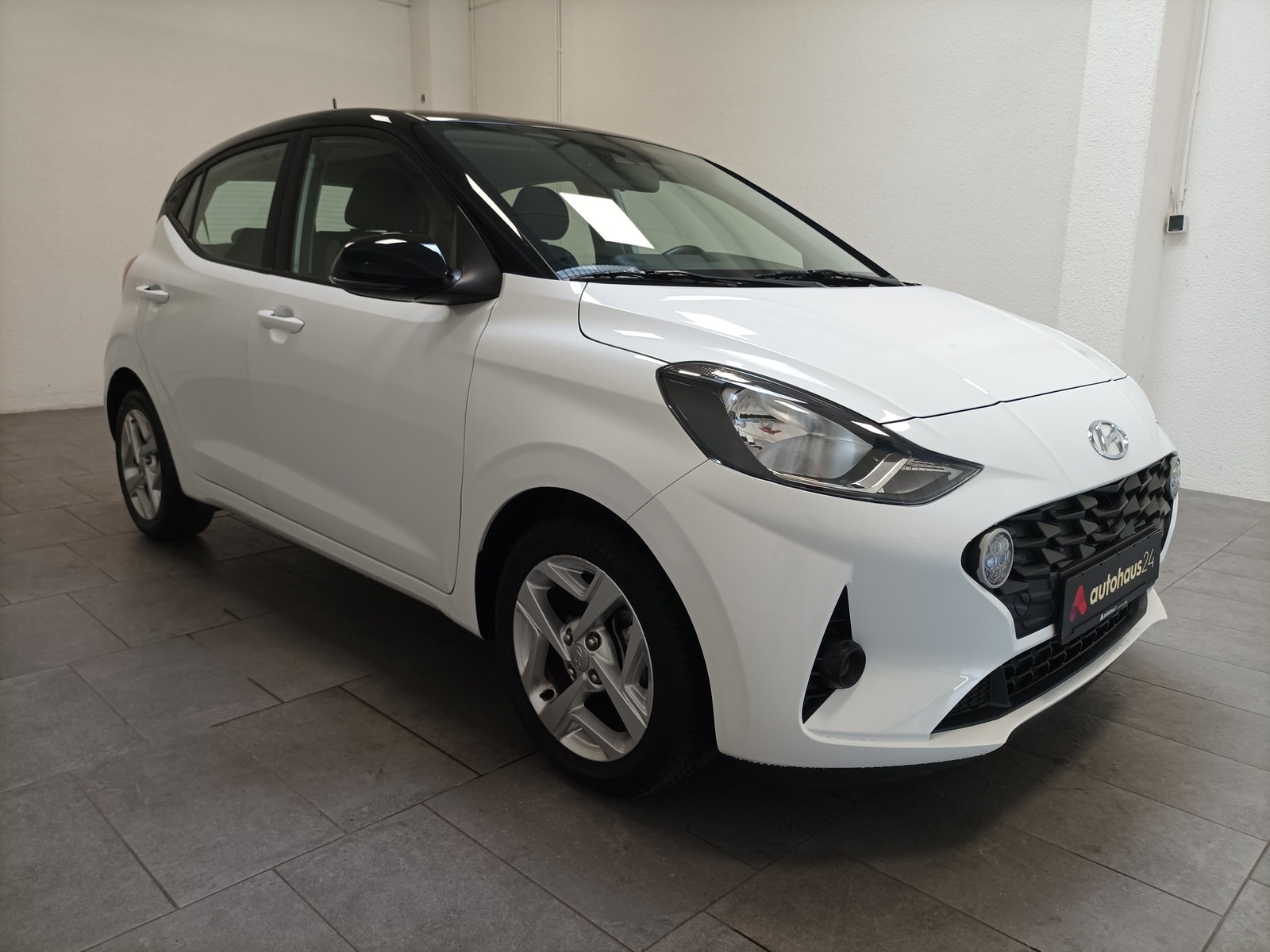 Hyundai i10 Limousine HYUNDAI i10 1.2 Trend Schräghecklimousine #1