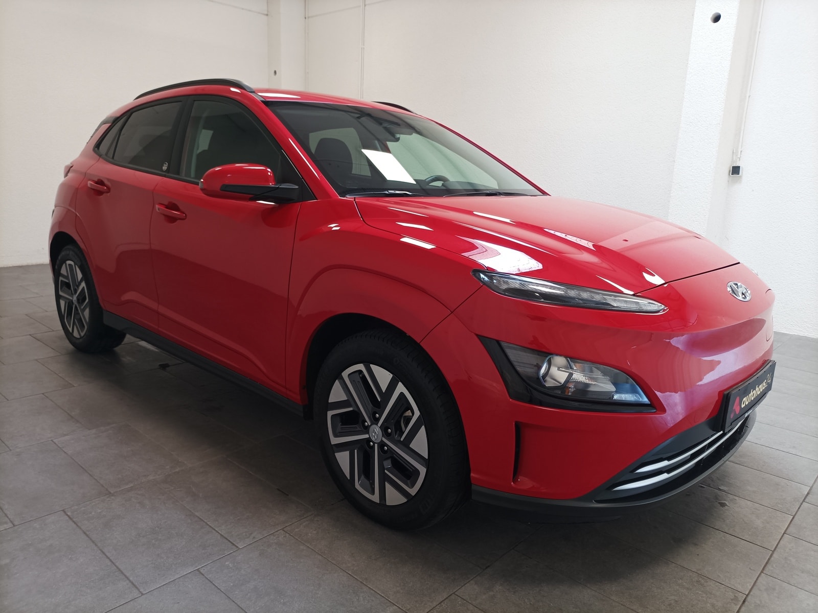 Hyundai Kona SUV / Crossover / Geländewagen HYUNDAI Kona ELEKTRO 100kW Sports Utility Vehicle #1