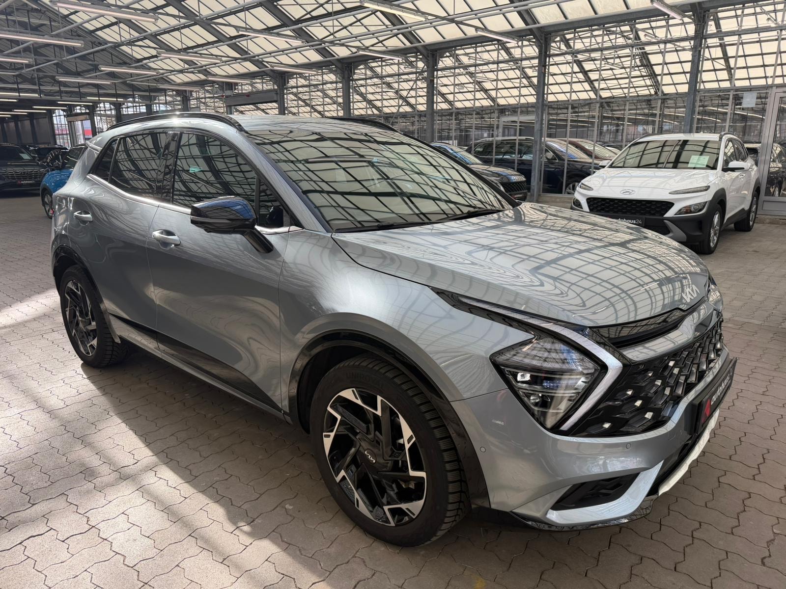 Kia Sportage SUV / Crossover / Geländewagen KIA Sportage 1.6 T-GDI Plug-in Hybrid Auto 4WD Sports Utility Vehicle #1