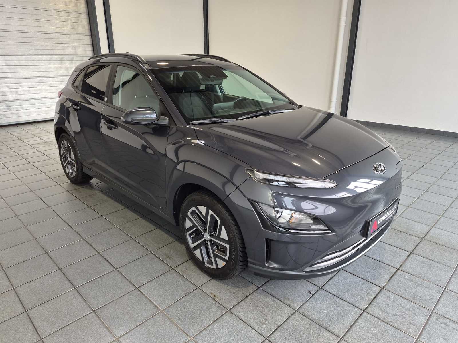 Hyundai Kona SUV / Crossover / Geländewagen HYUNDAI Kona ELEKTRO 100kW Sports Utility Vehicle #1