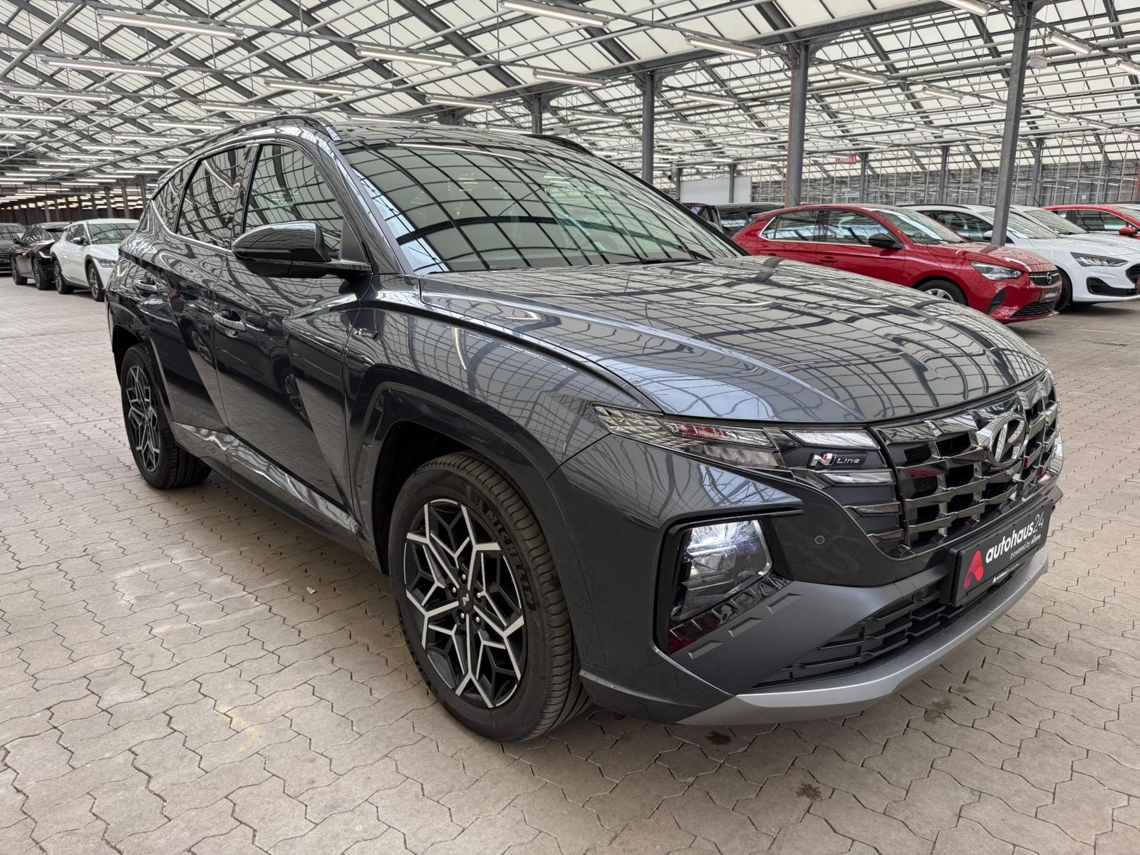 Hyundai Tucson SUV / Crossover / Geländewagen HYUNDAI Tucson 1.6 T-GDI Plug-in Hybrid 4WD Auto Sports Utility Vehicle #1