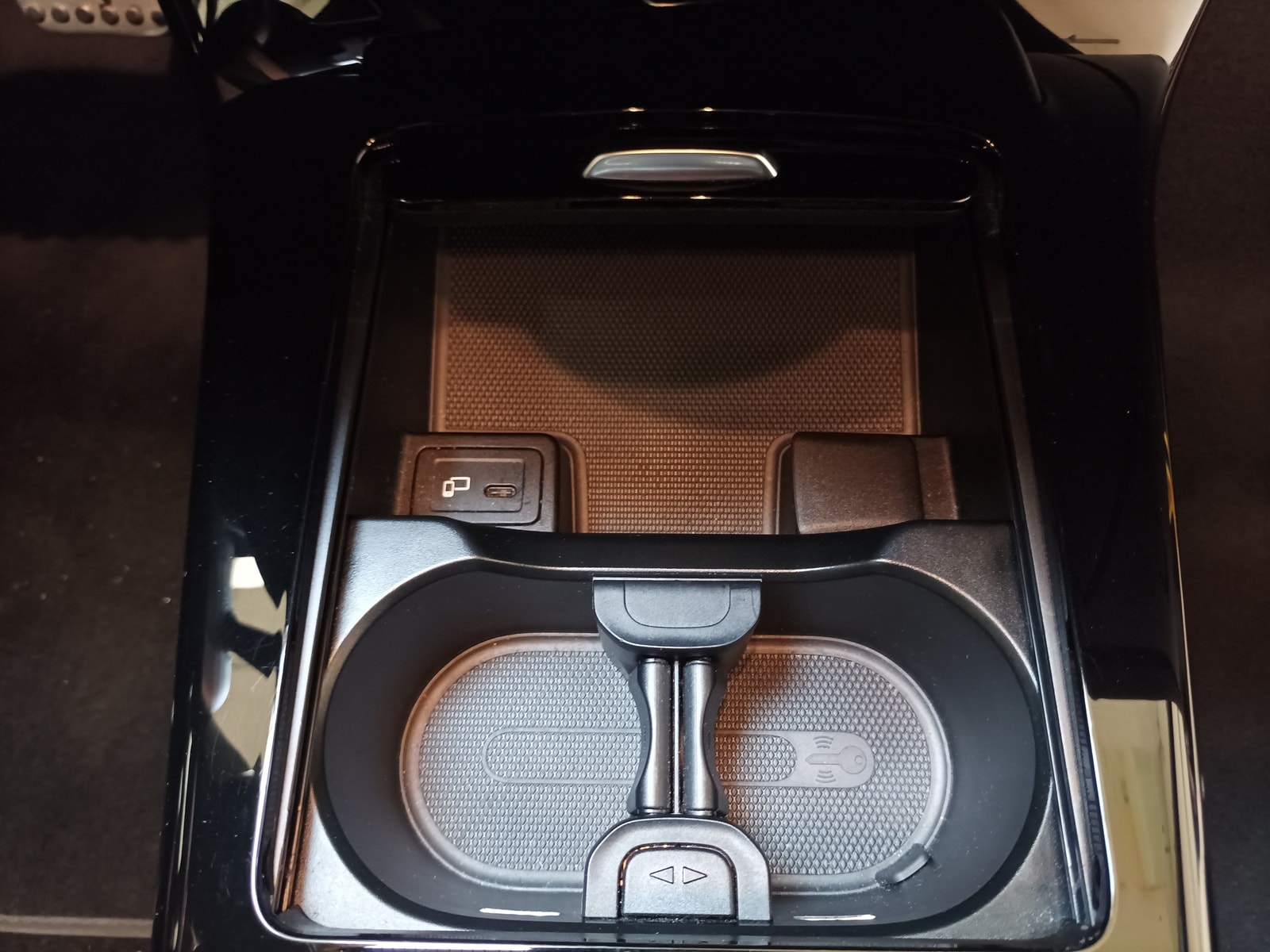 Mercedes Benz A-Klasse Limousine A 250 e AMG Line (EURO 6d) #14