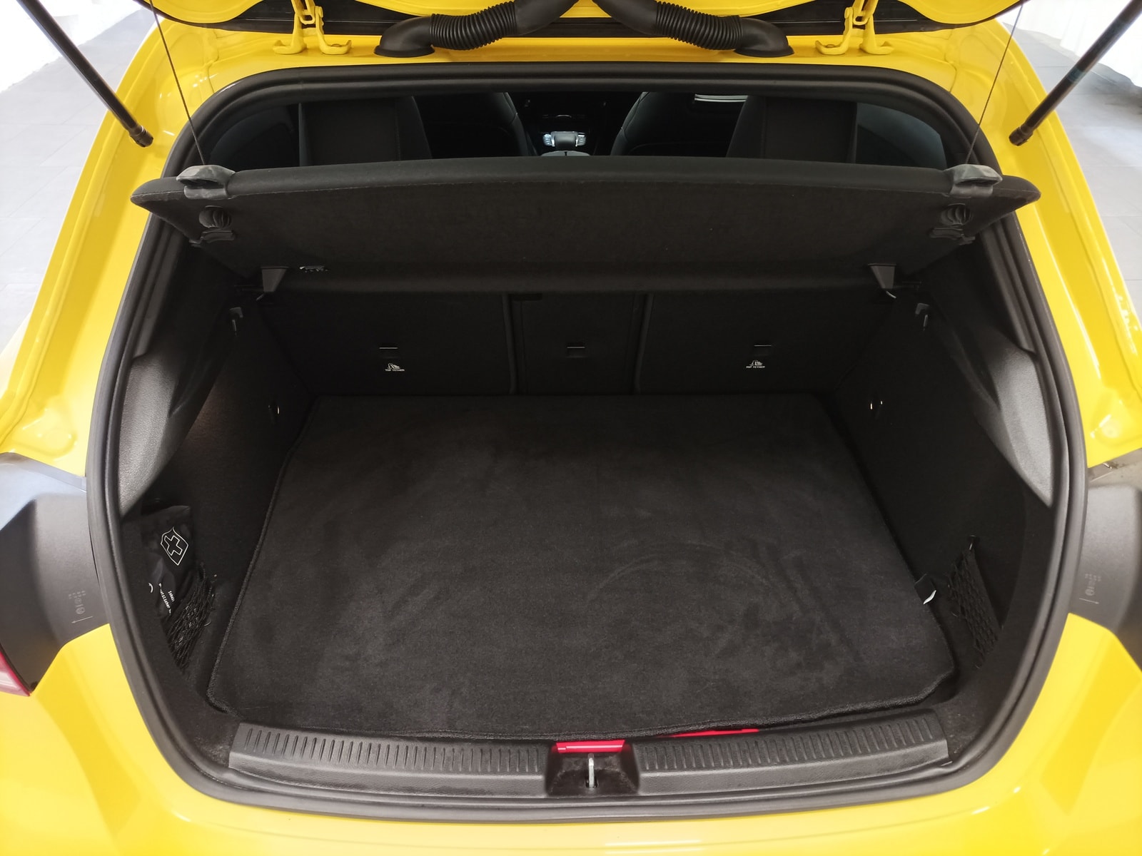 Mercedes Benz A-Klasse Limousine A 250 e AMG Line (EURO 6d) #6